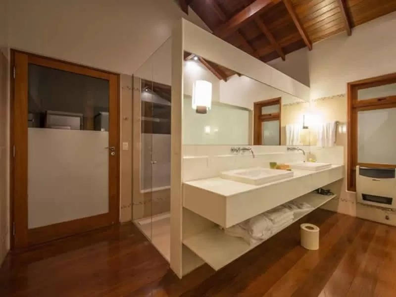 Bathroom in Kuriuwa Hotel