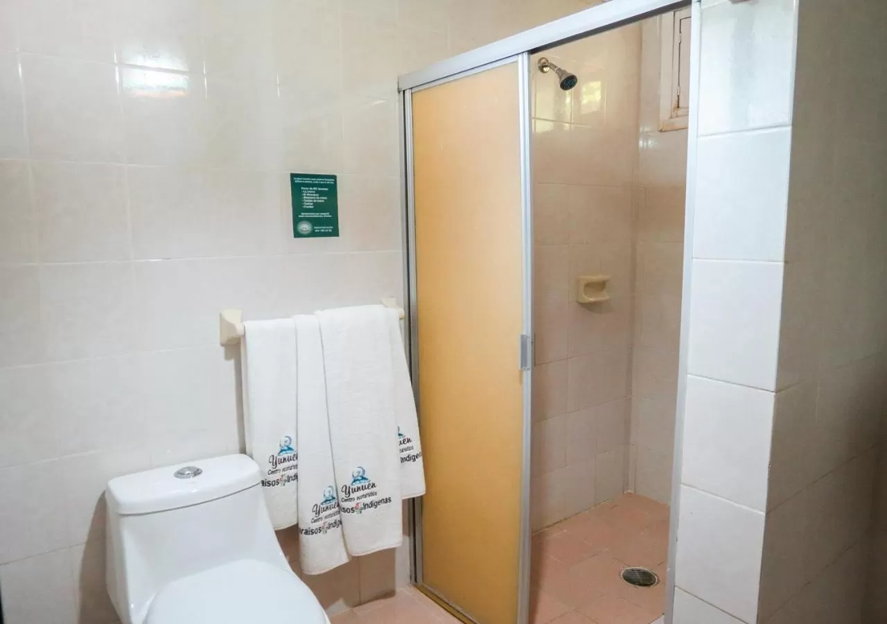 Bathroom in Cabañas Yunuén by Rotamundos