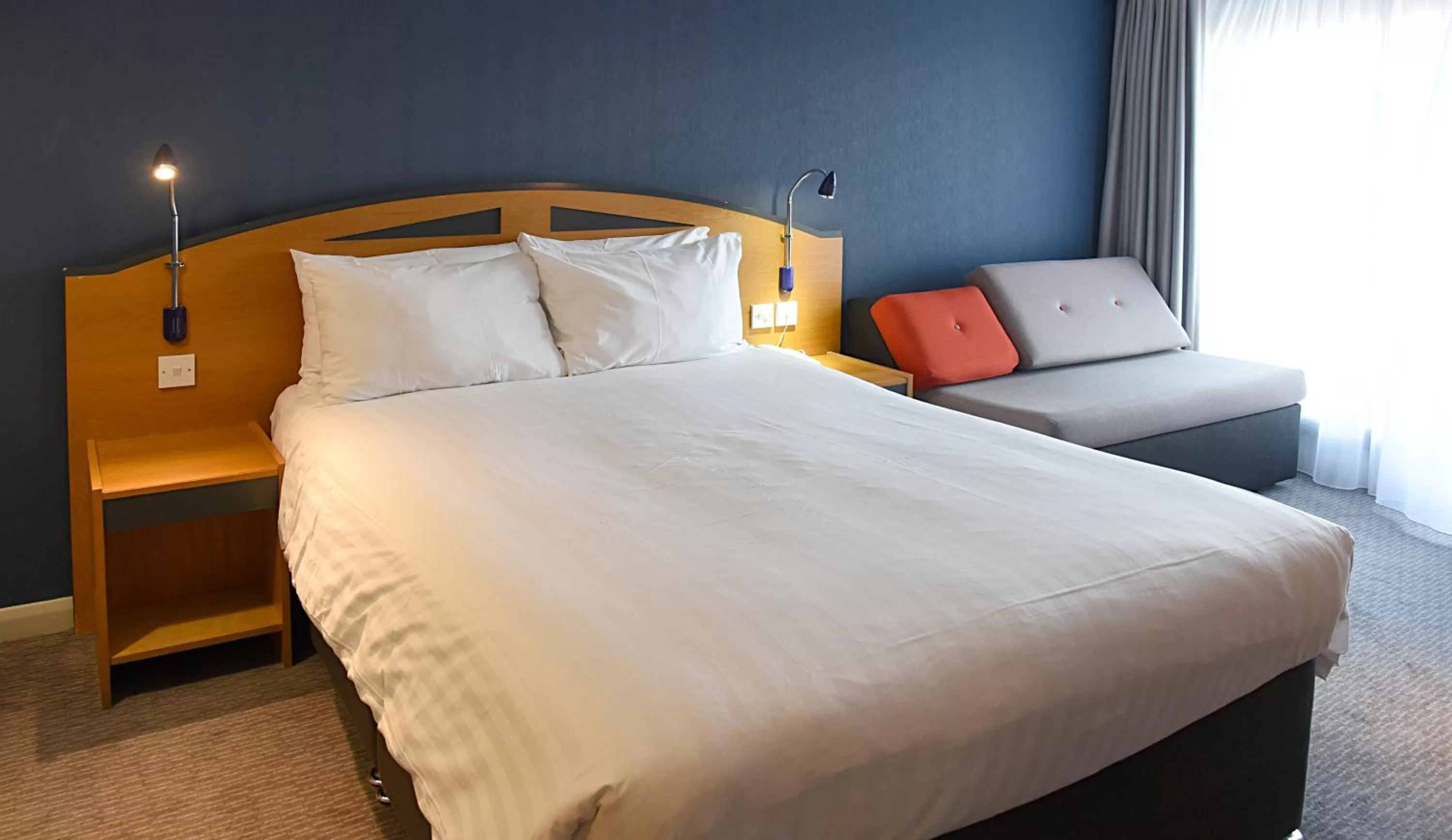 Bed in Holiday Inn Express Liverpool-Albert Dock by IHG