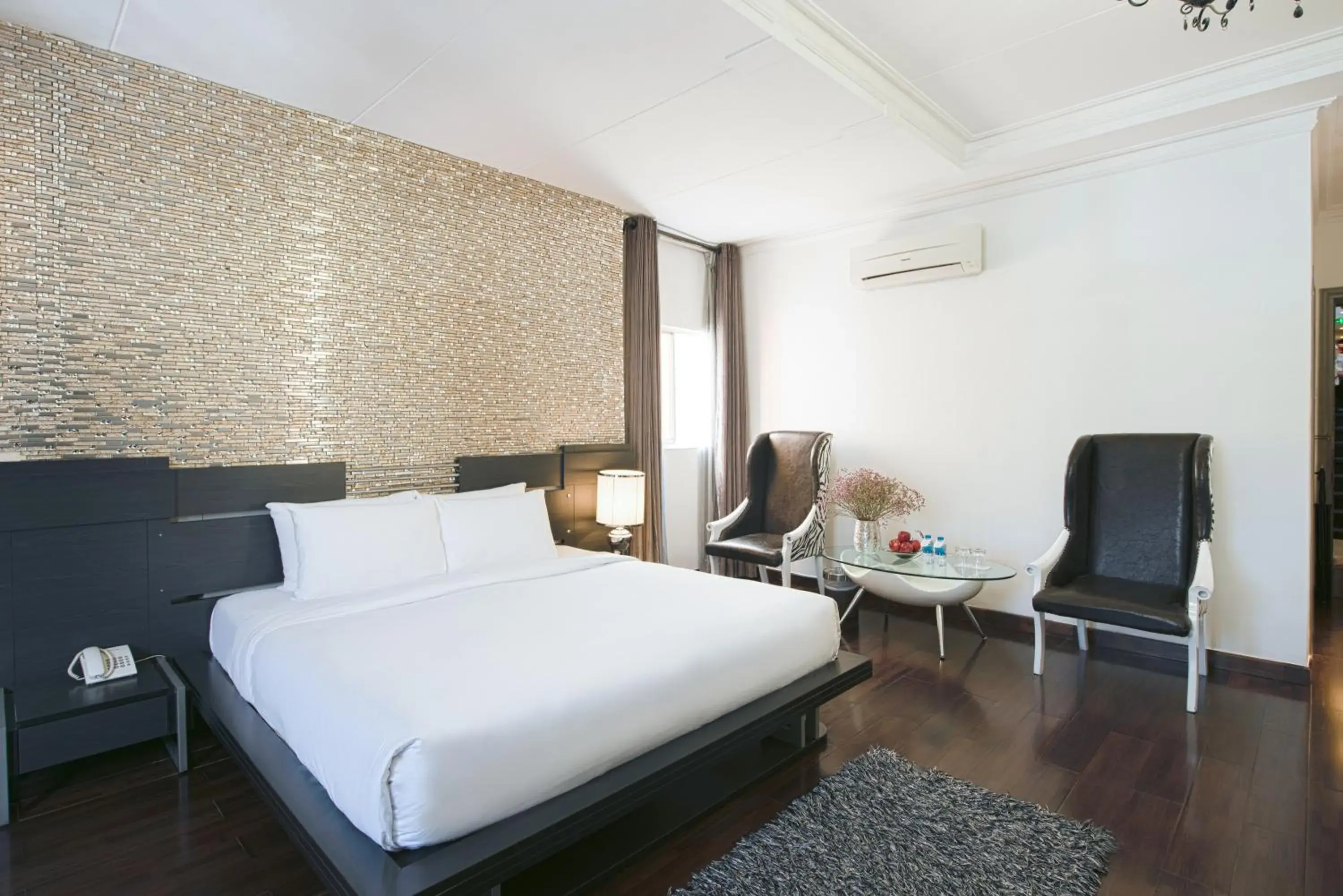 VIP in A&EM - The Petit Hotel VIP in A&EM - The Petit Hotel