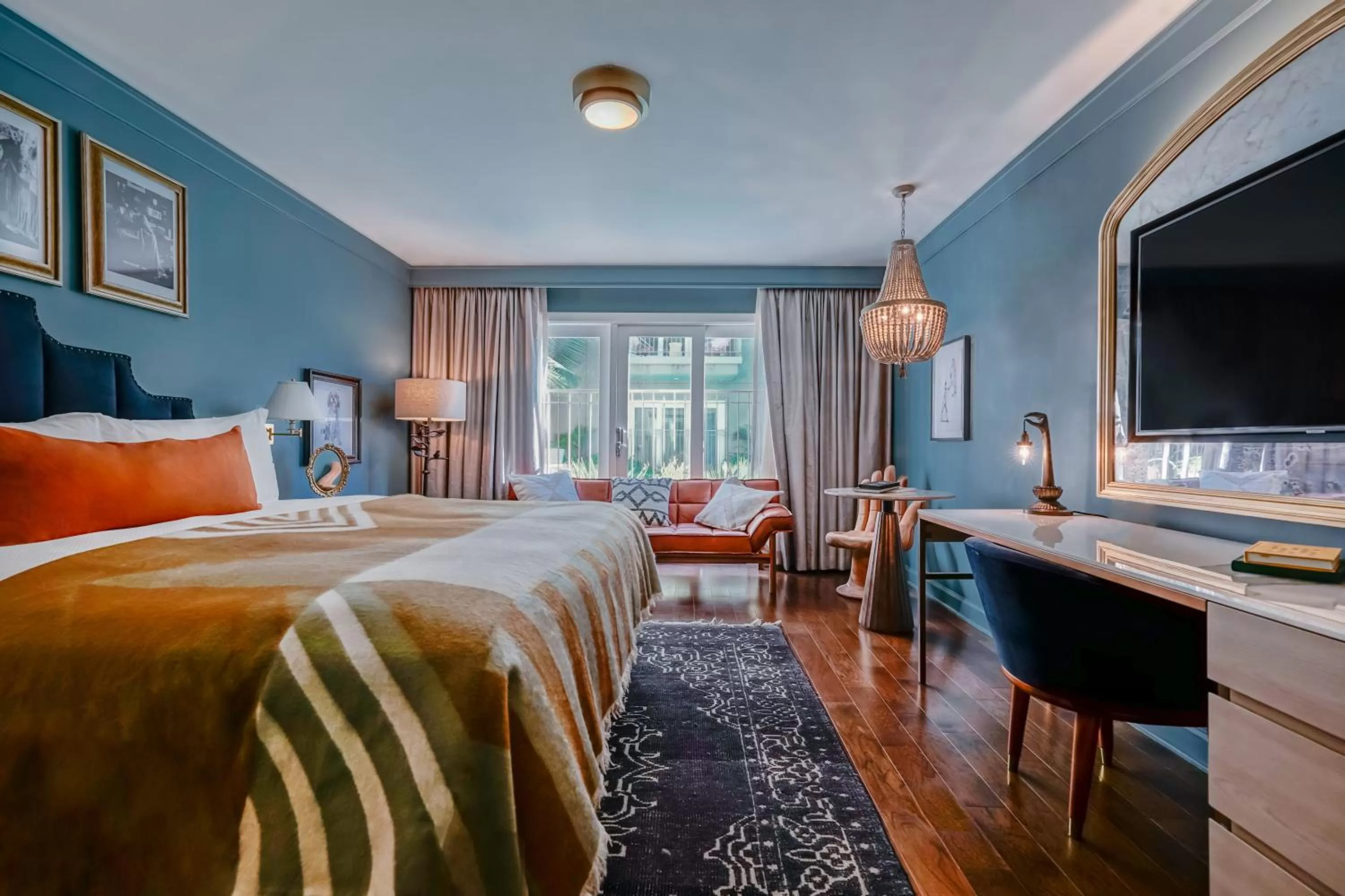 Bedroom, Bed in Hotel Amarano Burbank-Hollywood