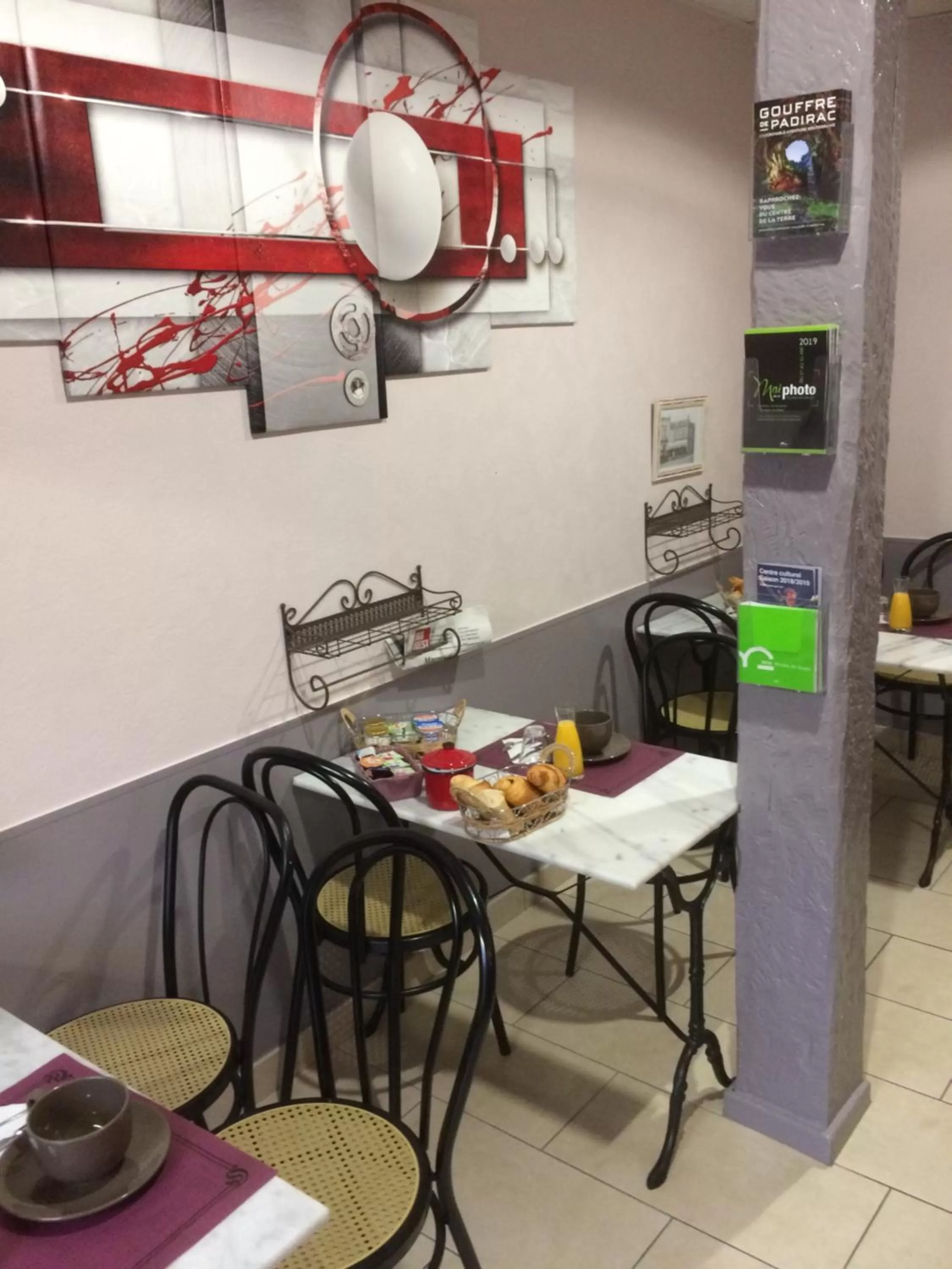 Dining area in Hotel des Remparts