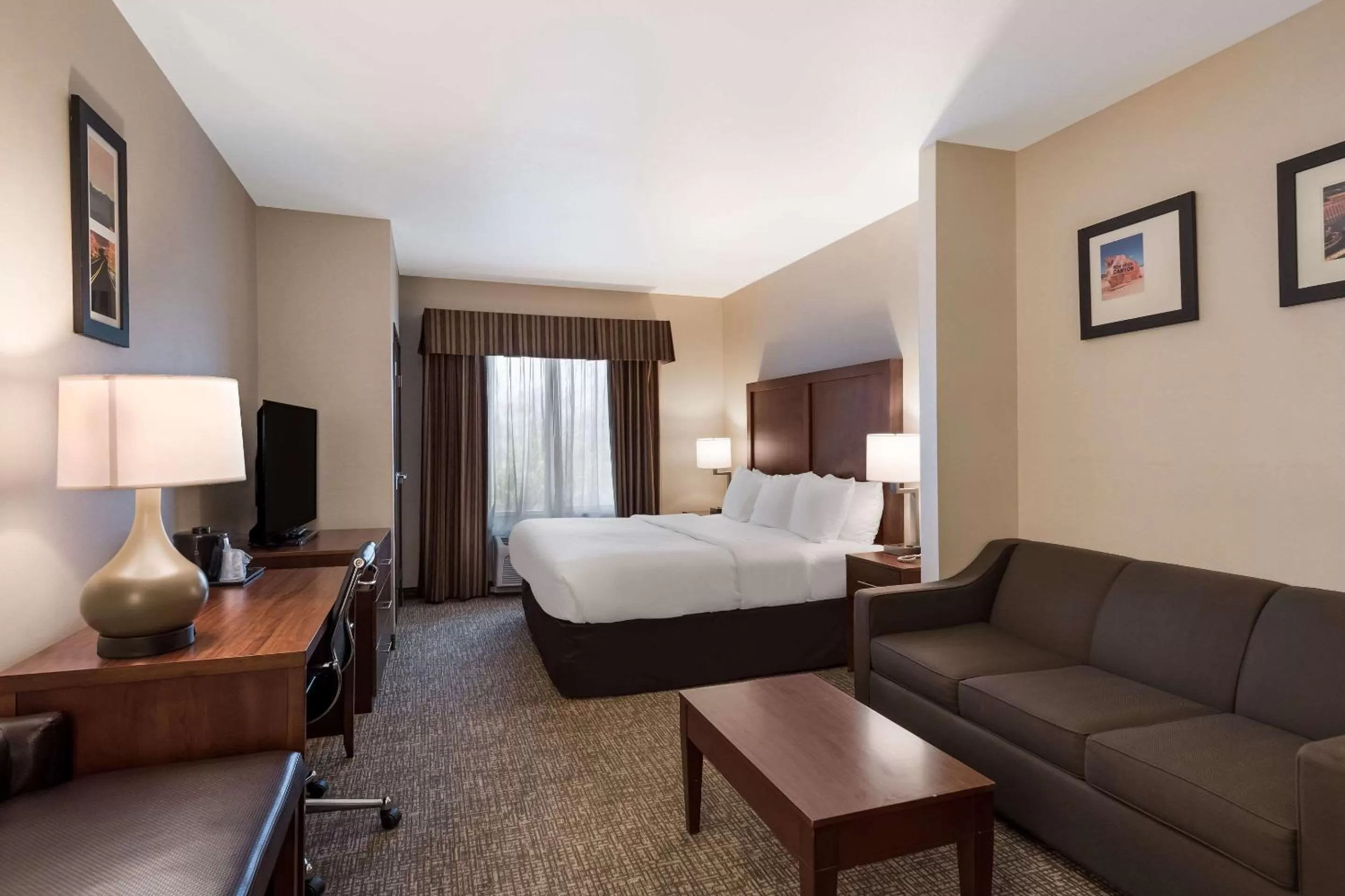 Bedroom, Bed in Comfort Inn & Suites Las Vegas - Nellis
