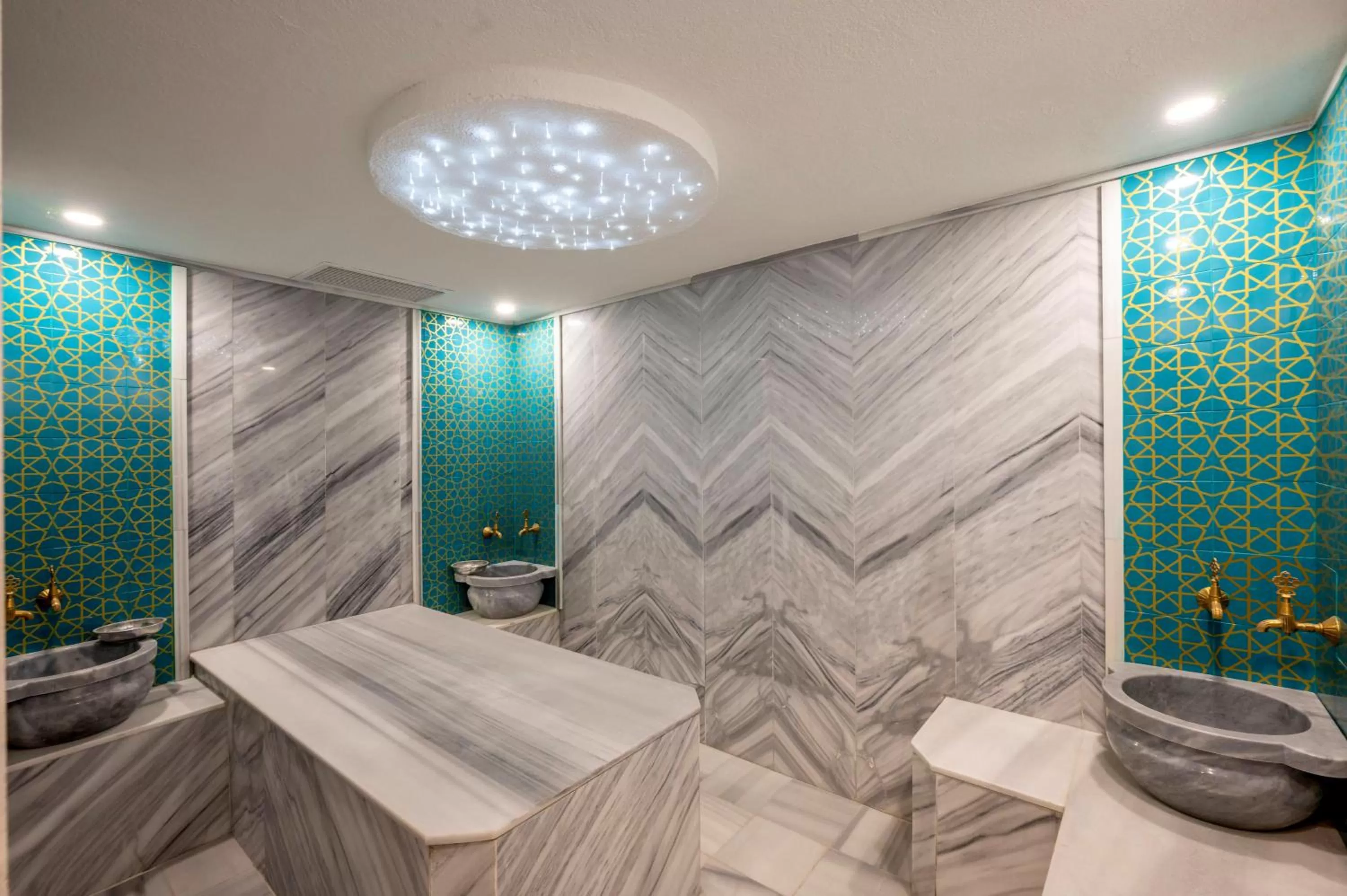 Public Bath in Harmony Hotel Istanbul & SPA