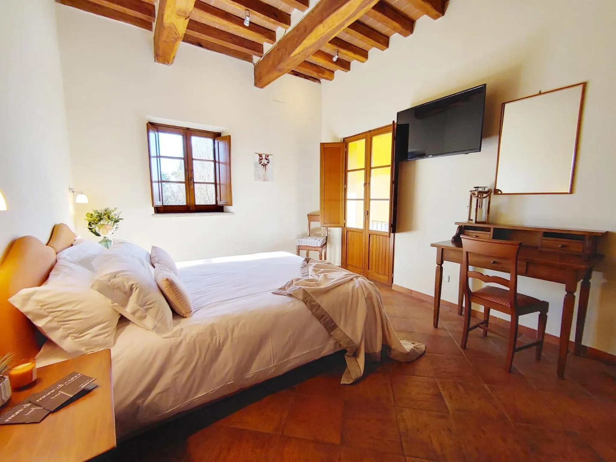 Photo of the whole room, Bed in Hotel More di Cuna