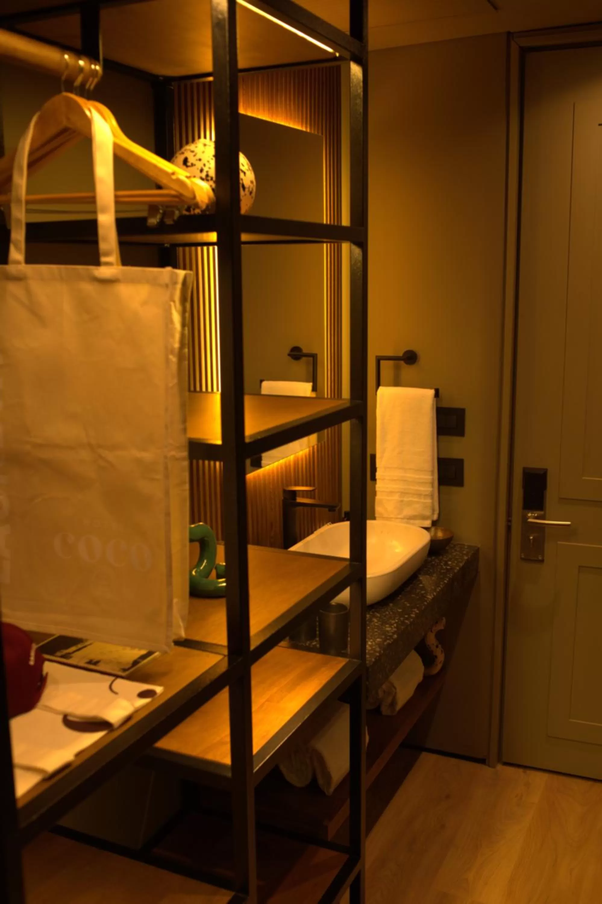 Bathroom, Bed in Hotel Coco