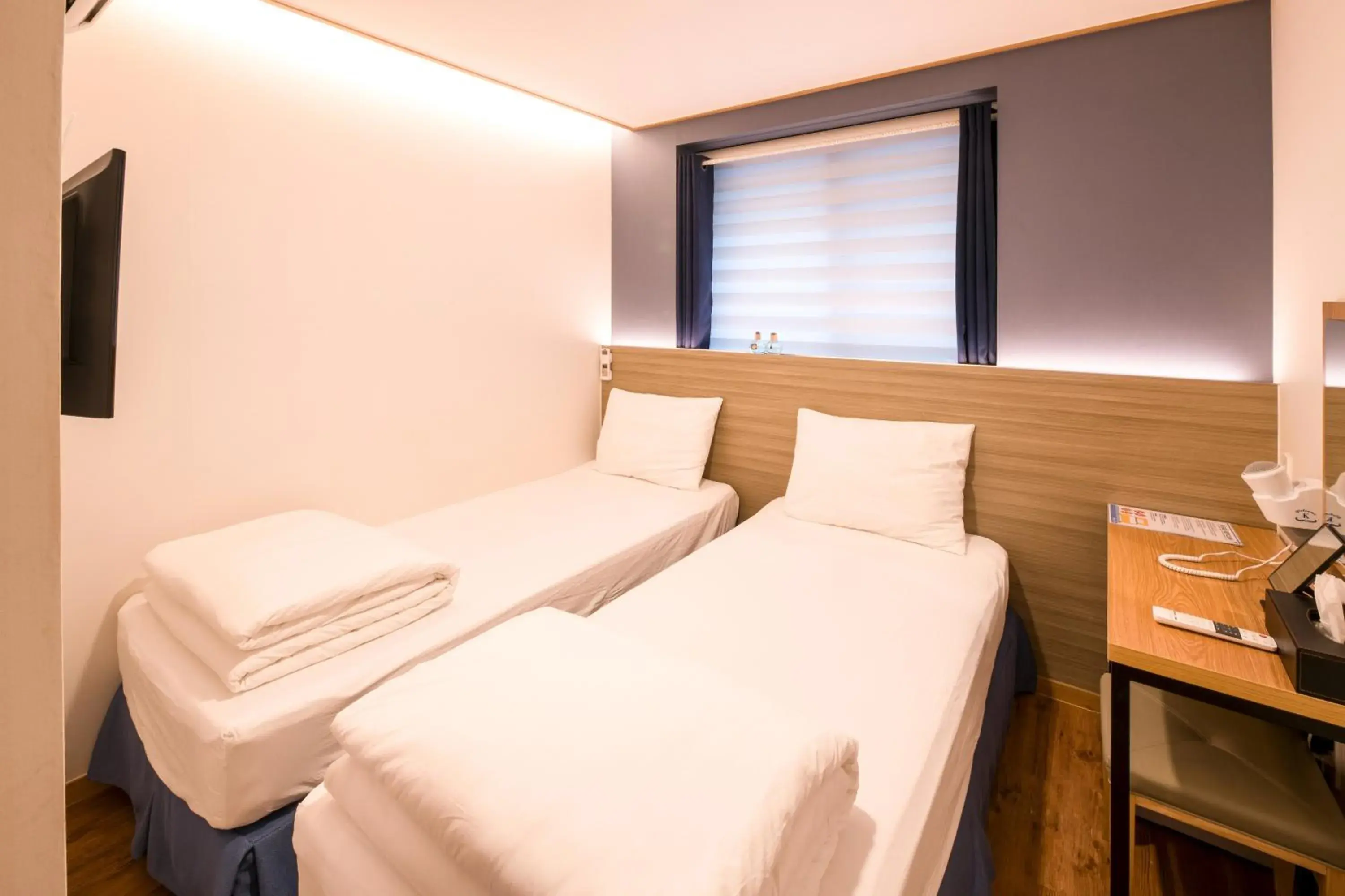 Standard Twin Room with Private Bathroom in MAMA Guesthouse Haeundae Standard Twin Room with Private Bathroom in MAMA Guesthouse Haeundae