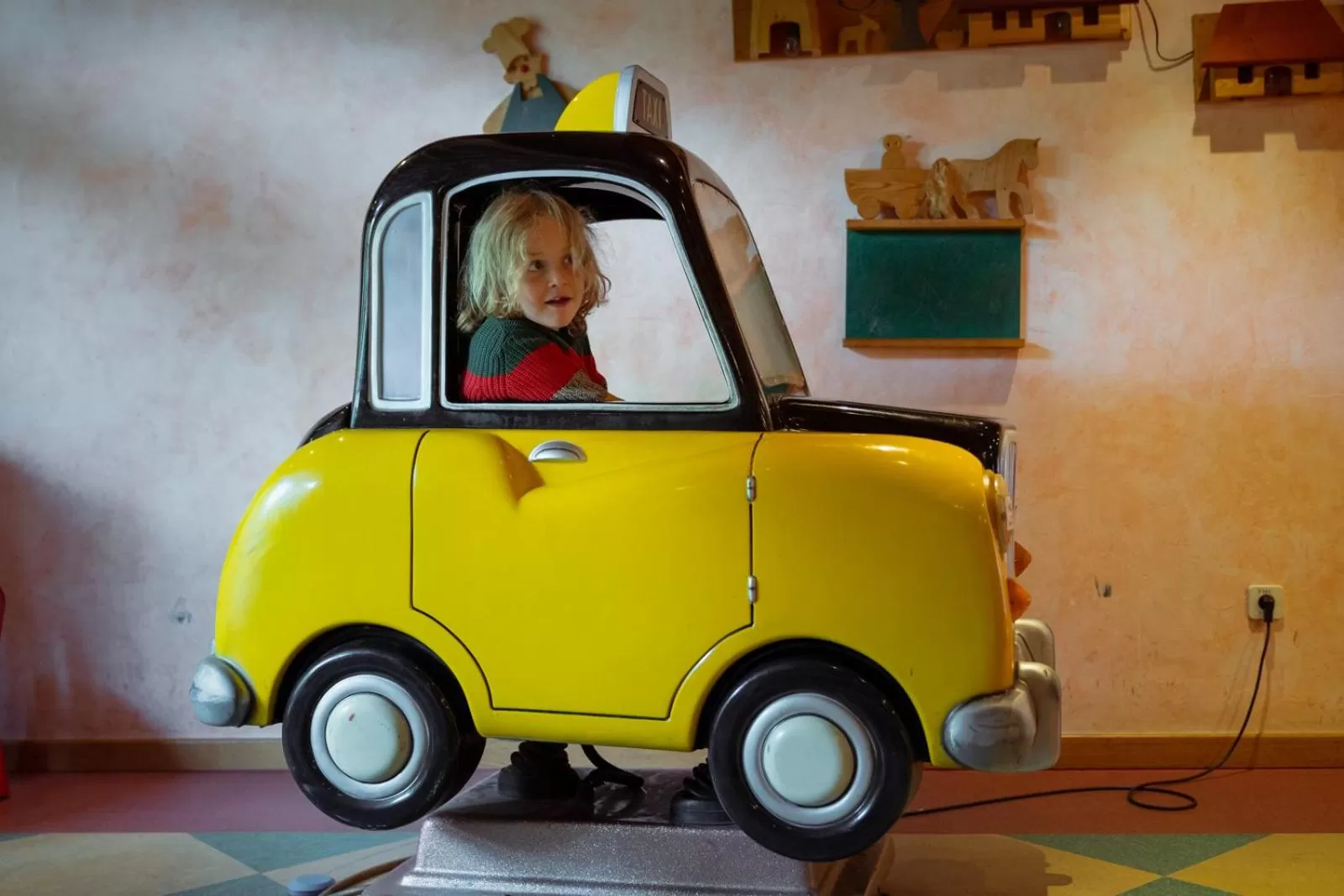 children in Hotel Restaurant Südrast Dreiländereck