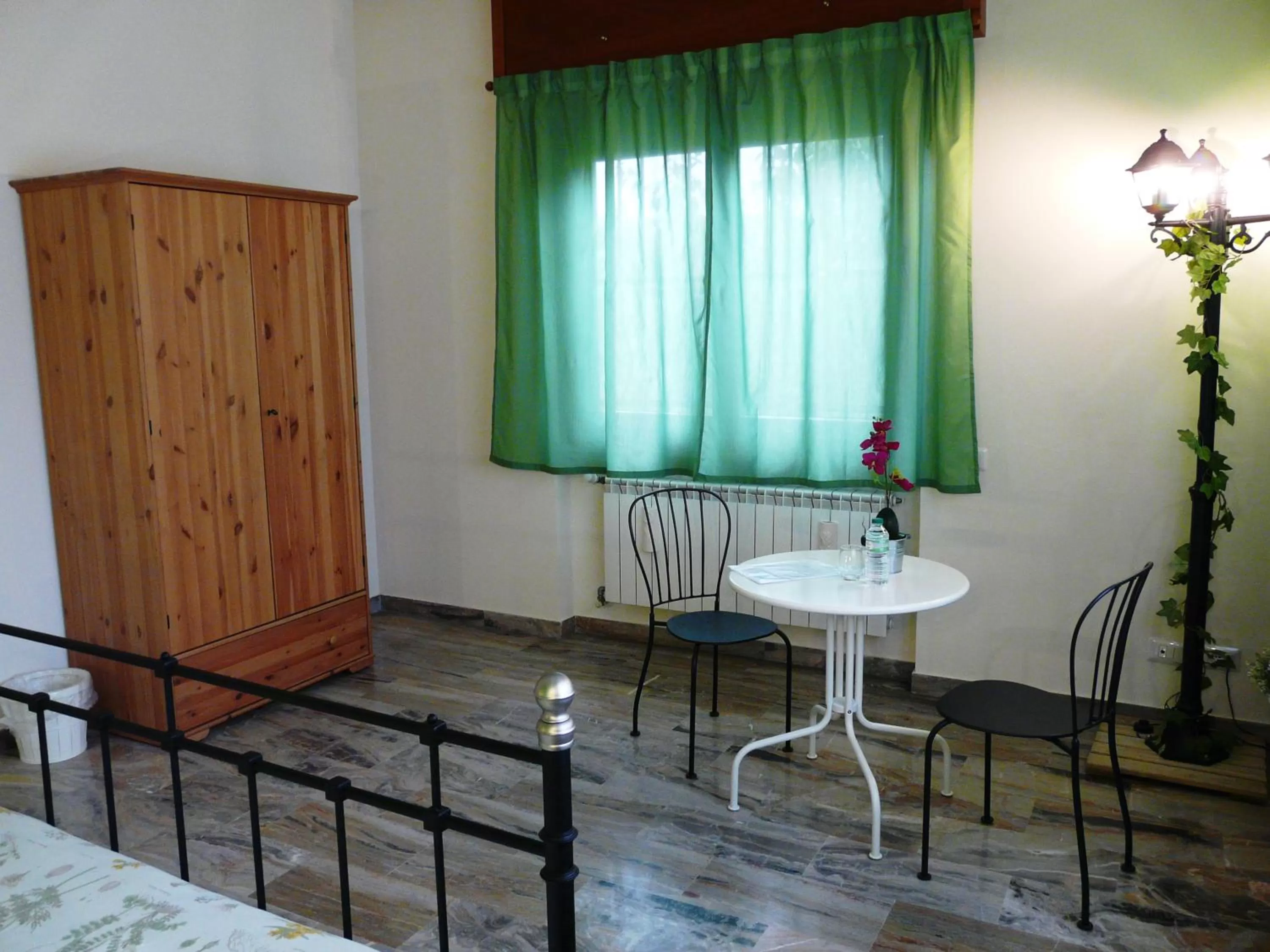 Photo of the whole room in In Giardino B&B