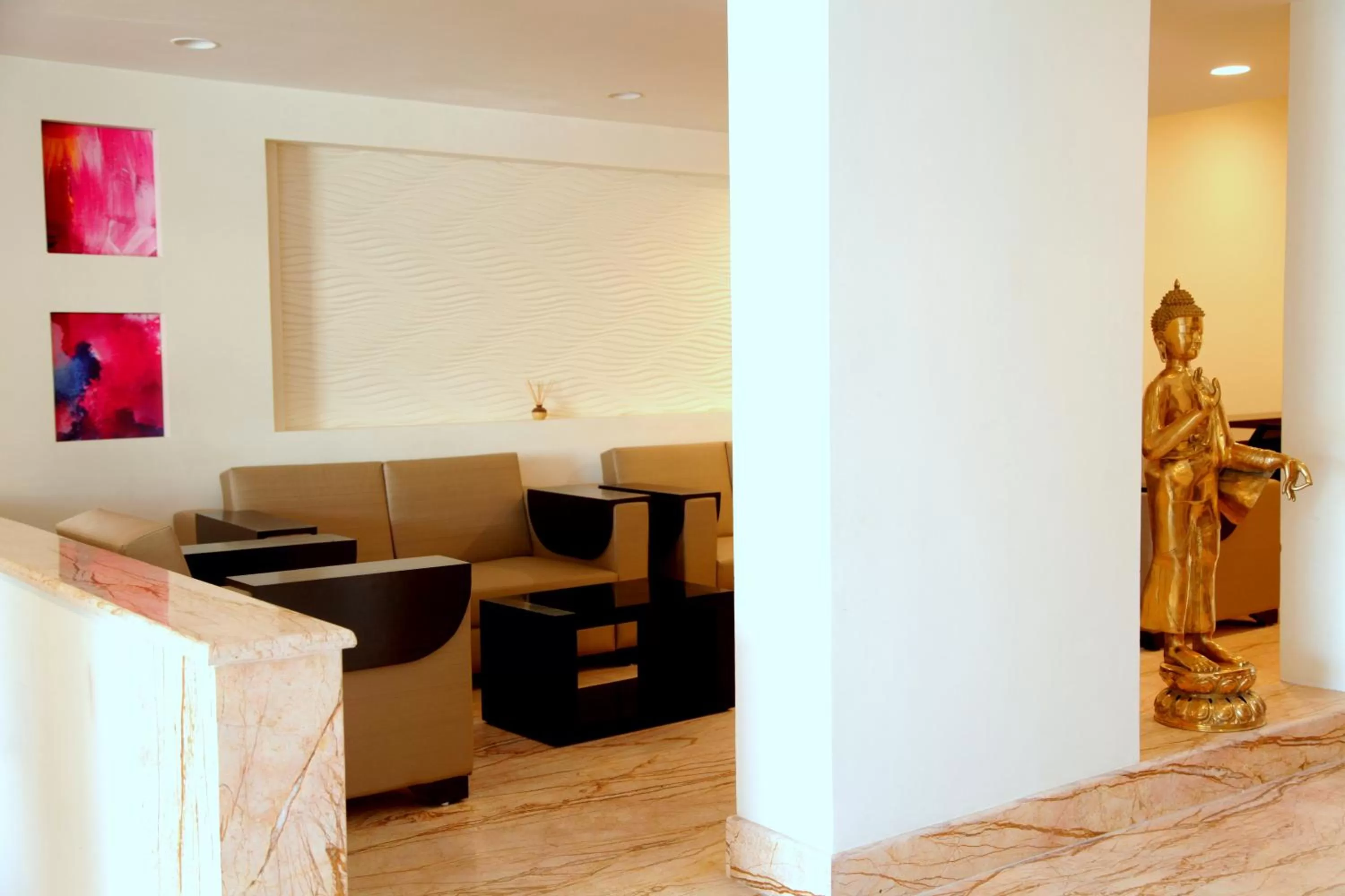 Lobby or reception in Le Roi Jammu - Near Jammu Railway Station