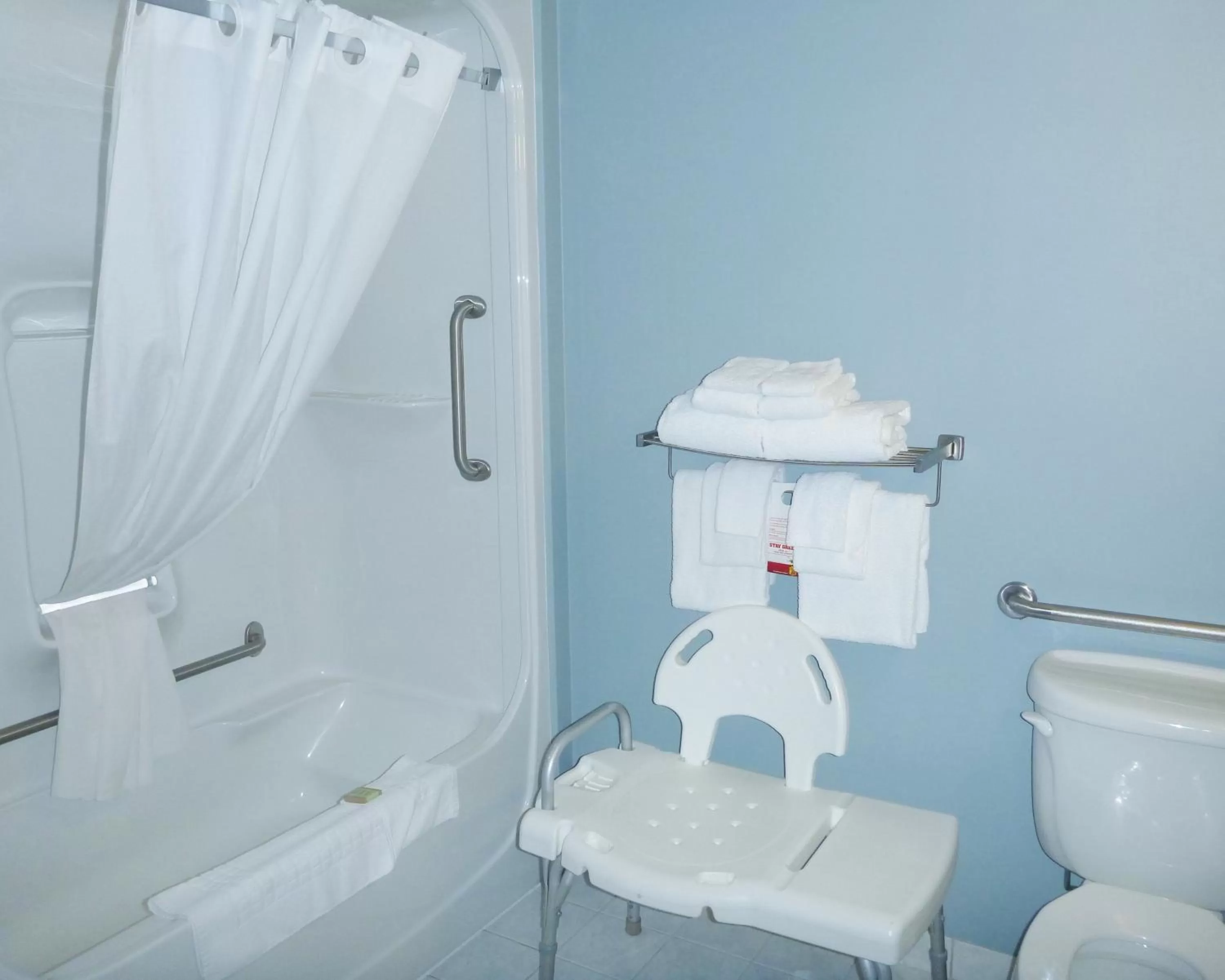 Bathroom in Super 8 by Wyndham Sault Ste Marie On