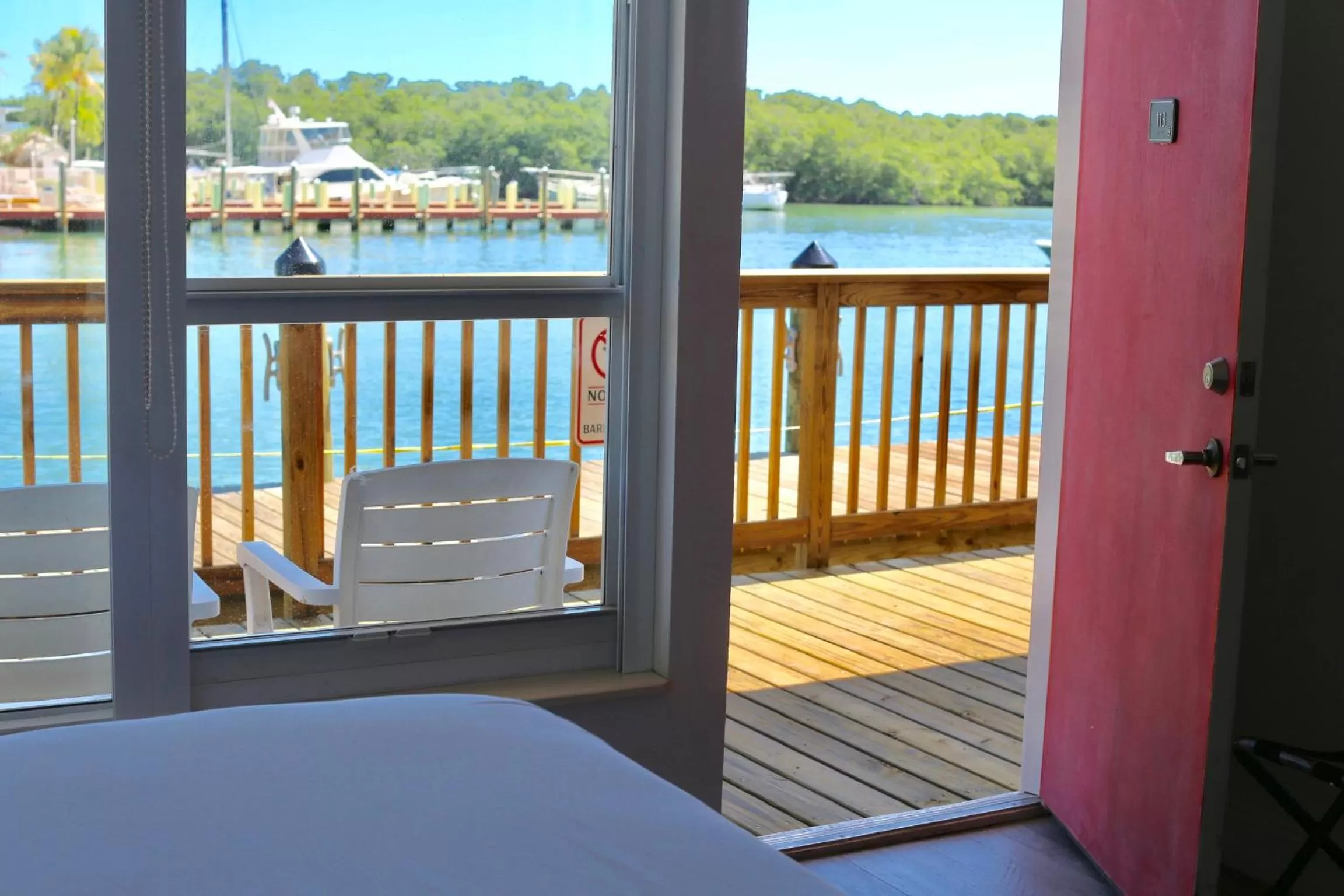 Balcony/Terrace in Gilbert's Resort & Marina