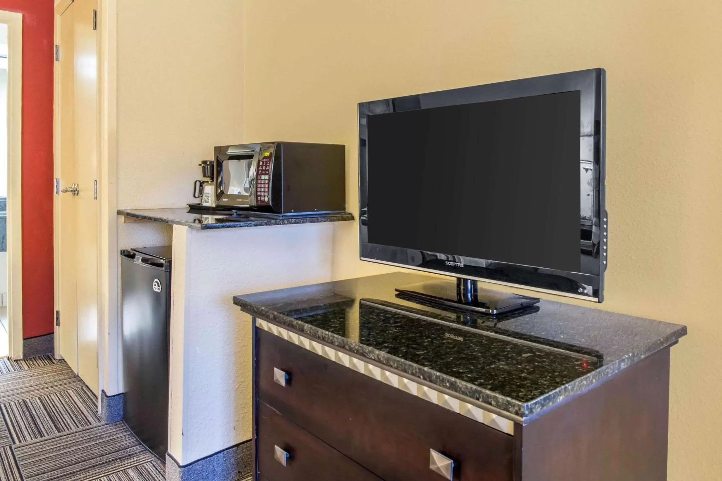 Queen Suite with Two Queen Beds and Sofa Bed - Pool Side in Mi Casa Hotel Queen Suite with Two Queen Beds and Sofa Bed - Pool Side in Mi Casa Hotel