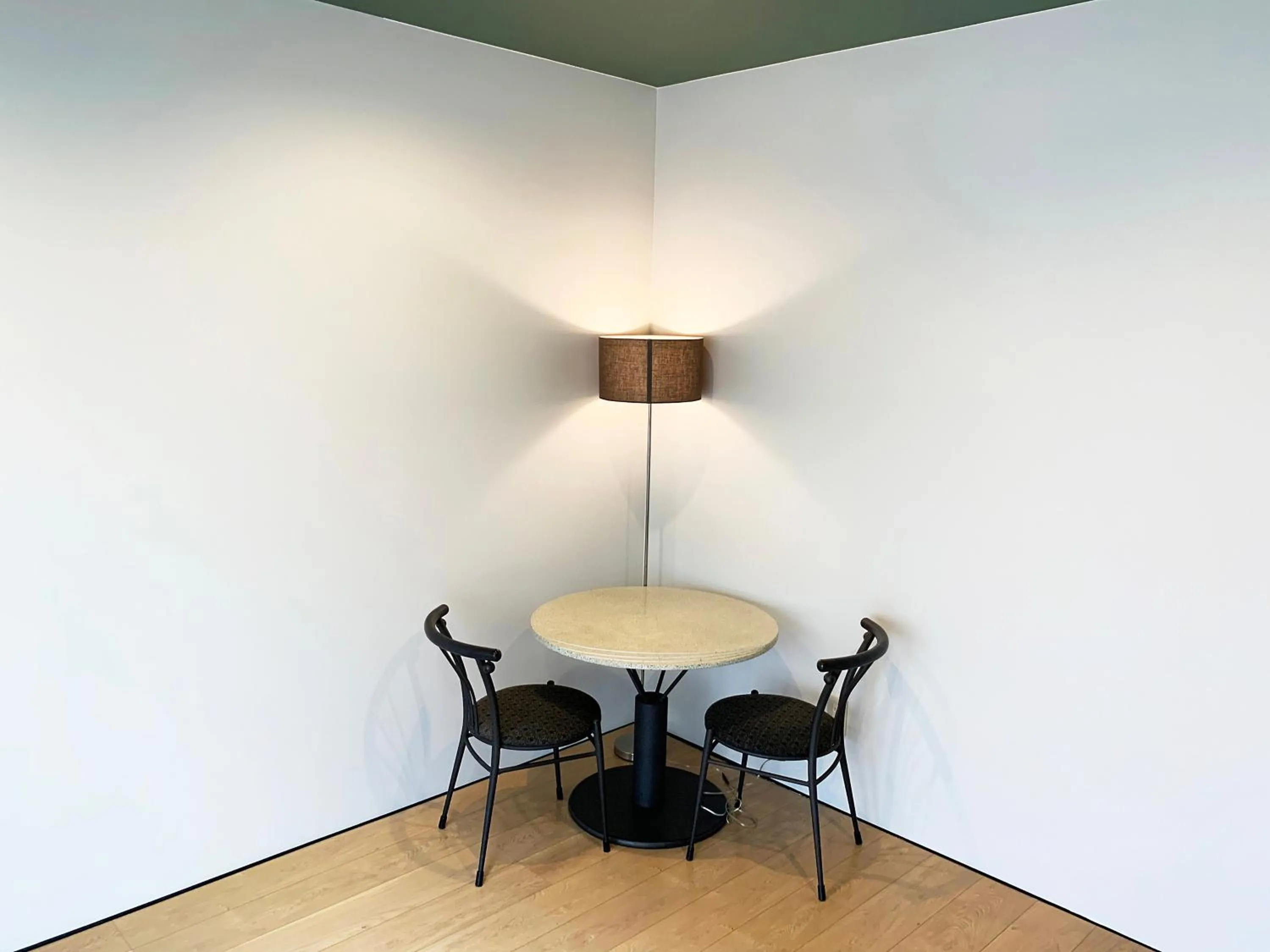 Bedroom in Cactus Inn