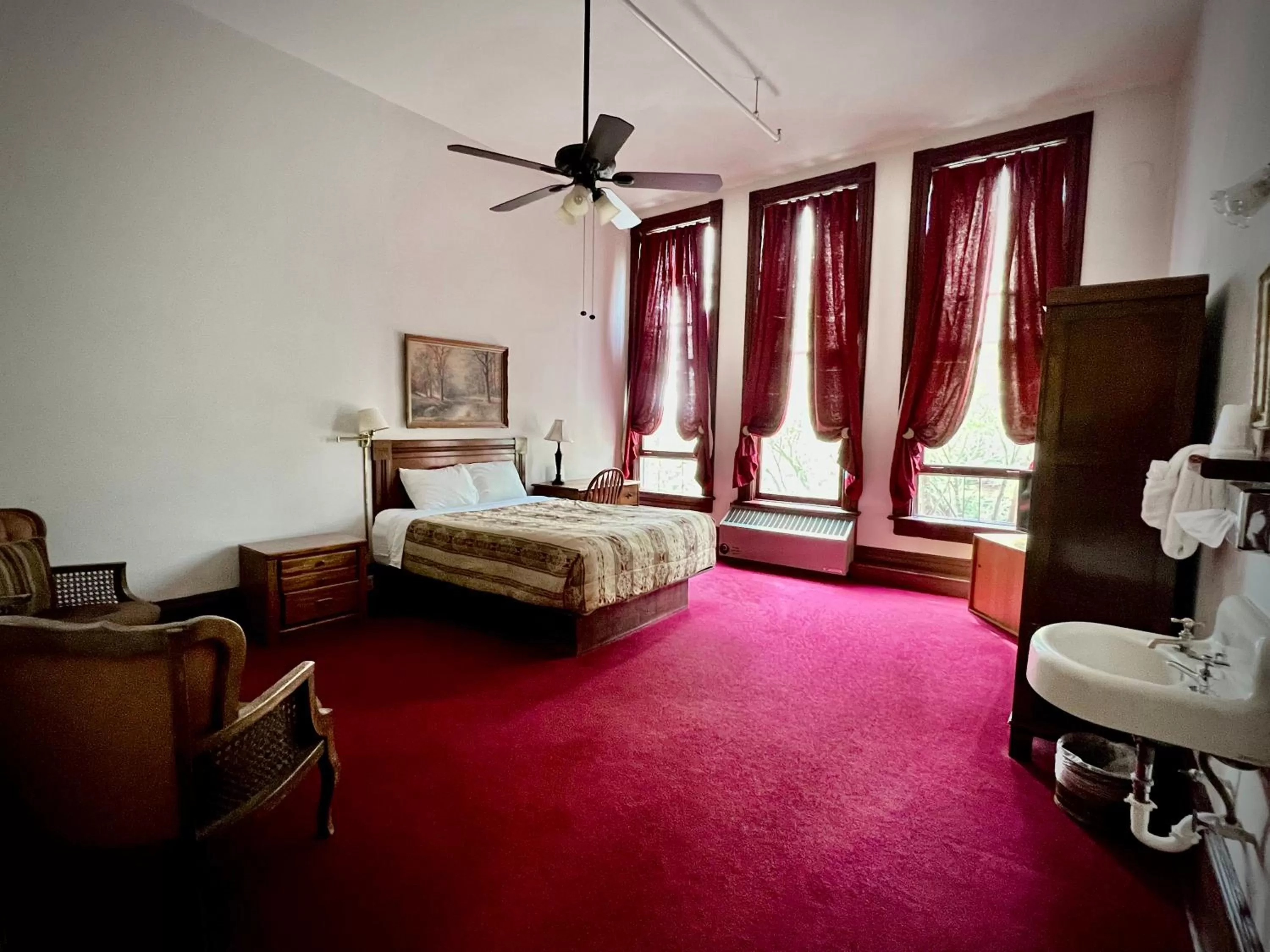 Bed in The Monarch Hotel