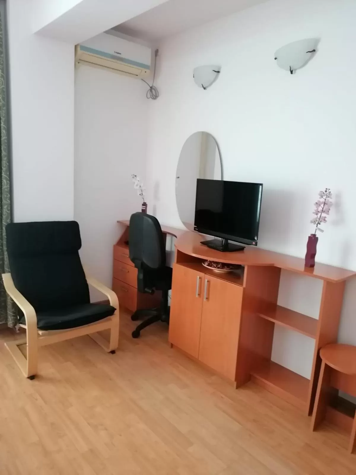 TV and multimedia, TV/Entertainment Center in Villa Edera Residence - Gazda Profesionista