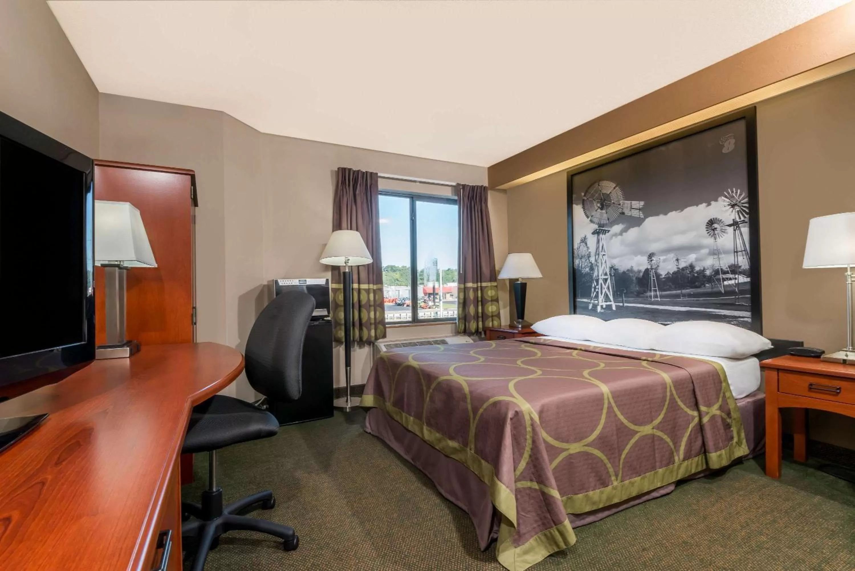 Photo of the whole room, Bed in Super 8 by Wyndham Jasper