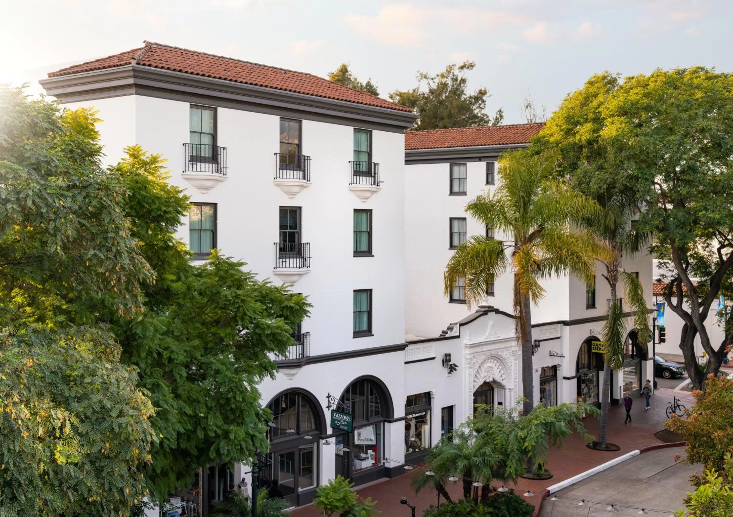 Property building in Hotel Santa Barbara