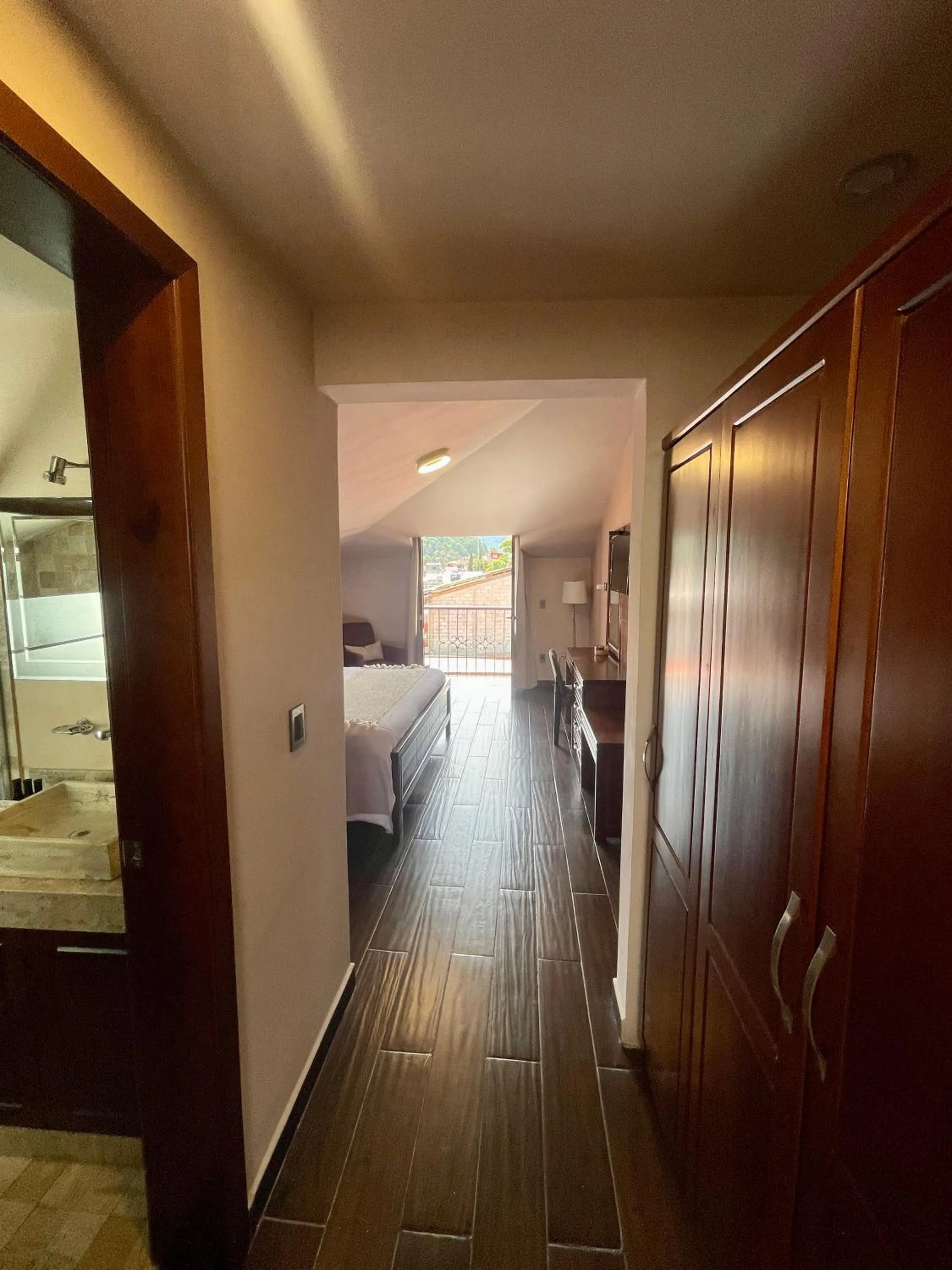 Photo of the whole room, Bed in La Estancia