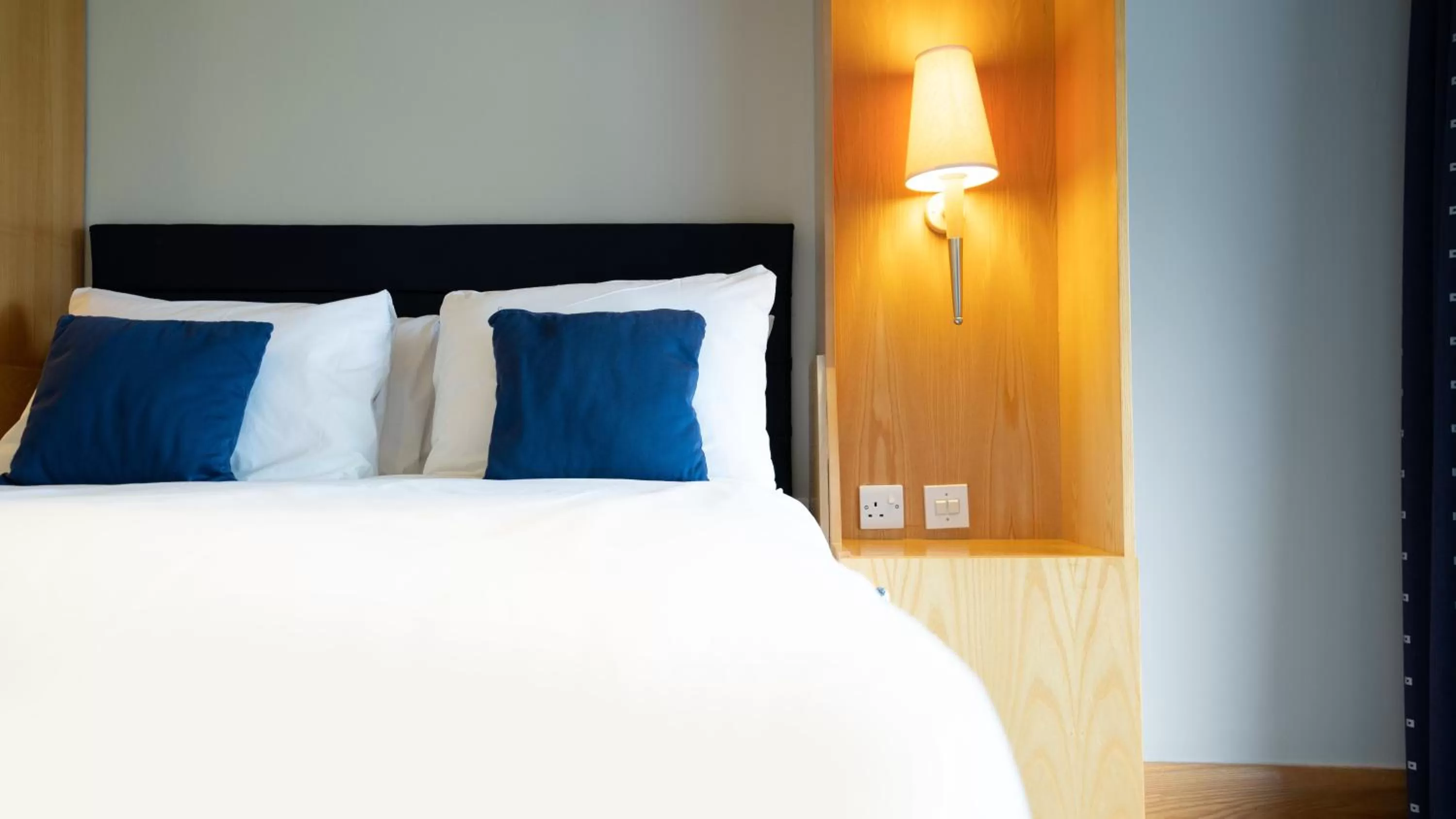 Bedroom, Bed in The Bolton Stadium Hotel, a member of Radisson Individuals