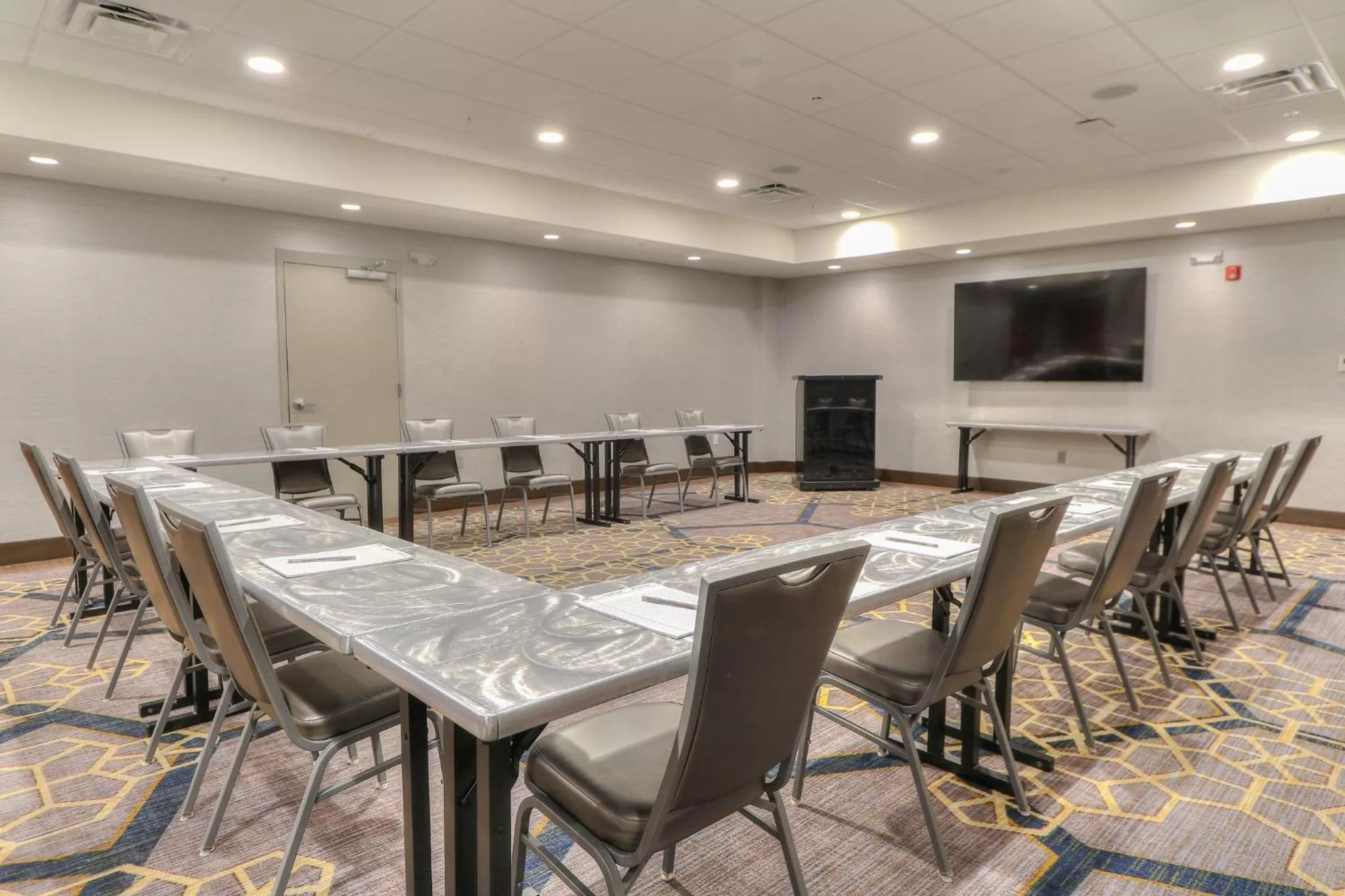 Meeting/conference room in Holiday Inn & Suites Pigeon Forge Convention Center by IHG