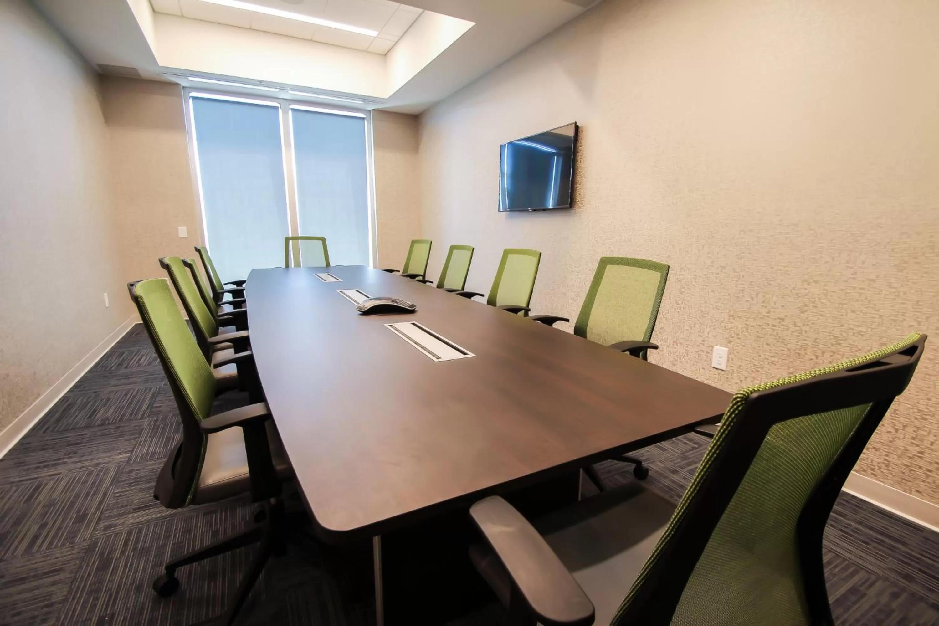 Meeting/conference room in Holiday Inn Express & Suites Miami Airport East by IHG