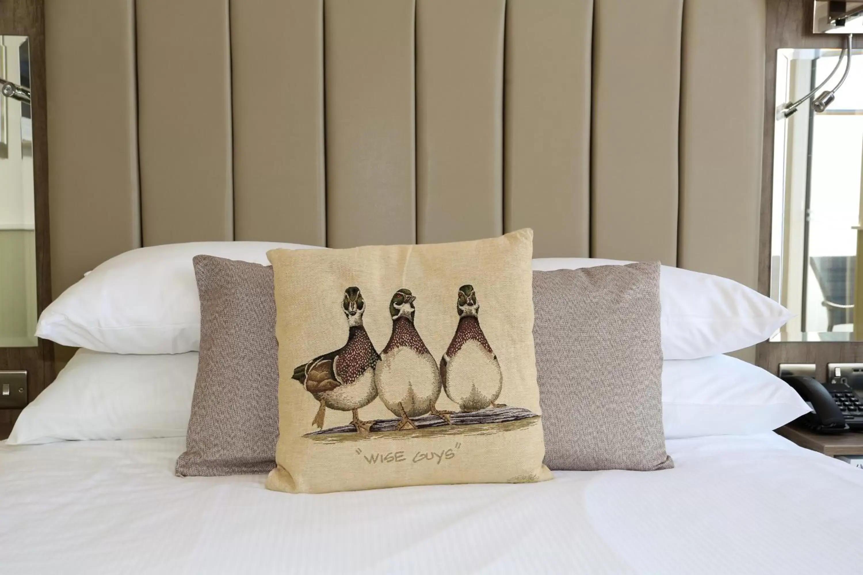 Double Room with Hill View in Duck Bay Hotel & Restaurant Double Room with Hill View in Duck Bay Hotel & Restaurant