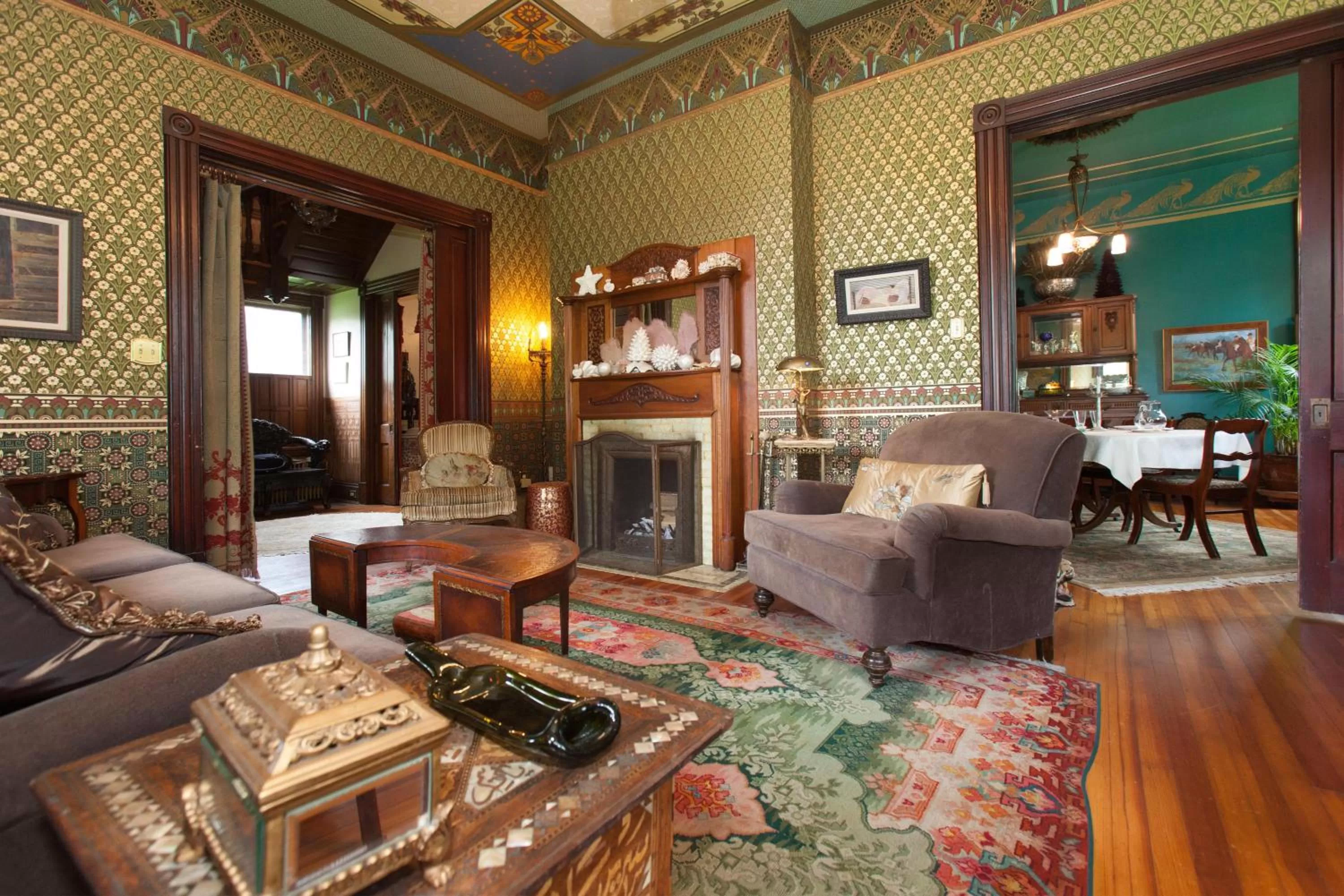 Communal lounge/ TV room in 10 Clarke