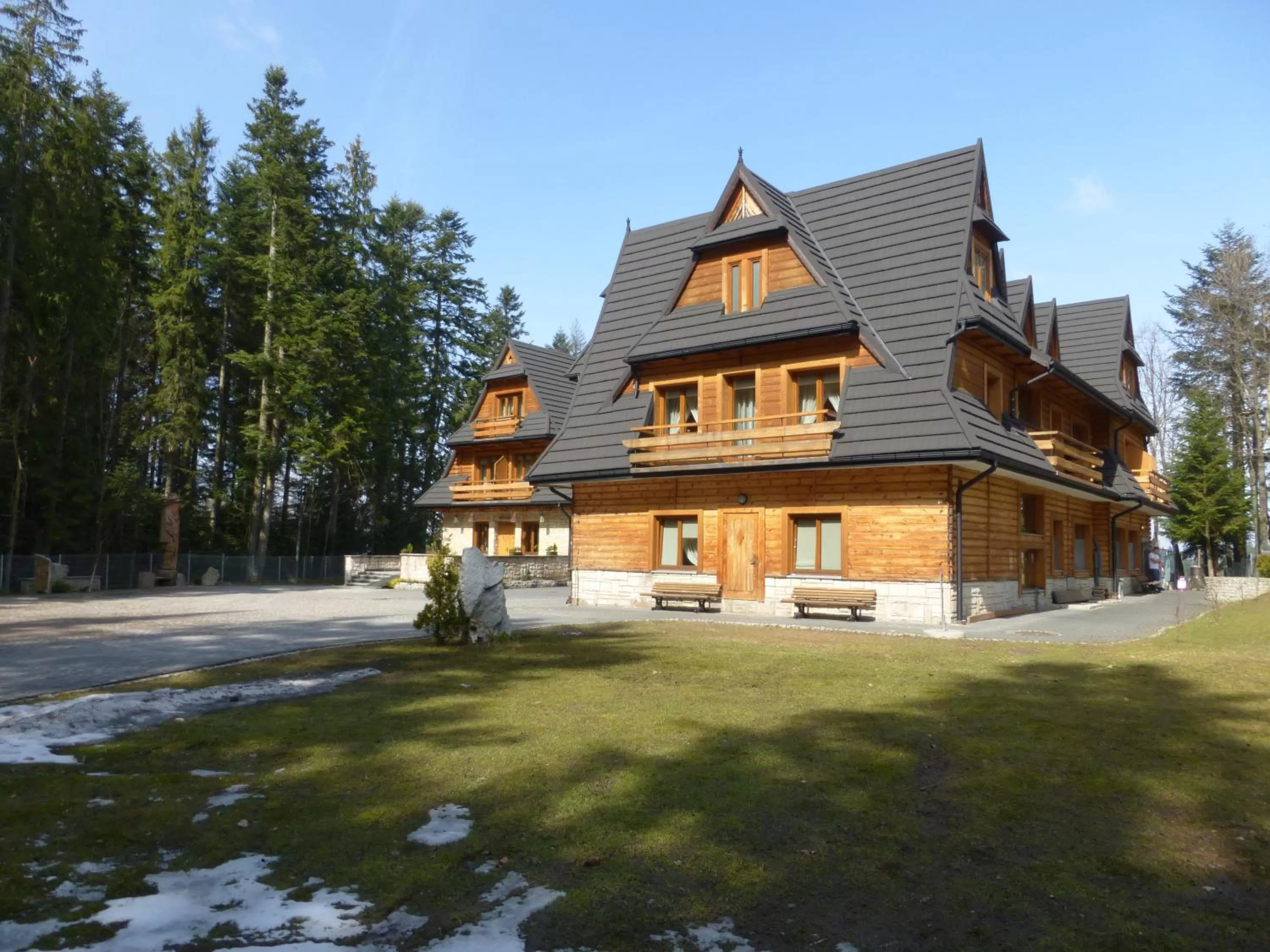 Facade/entrance in Hotel Dwór Karolówka