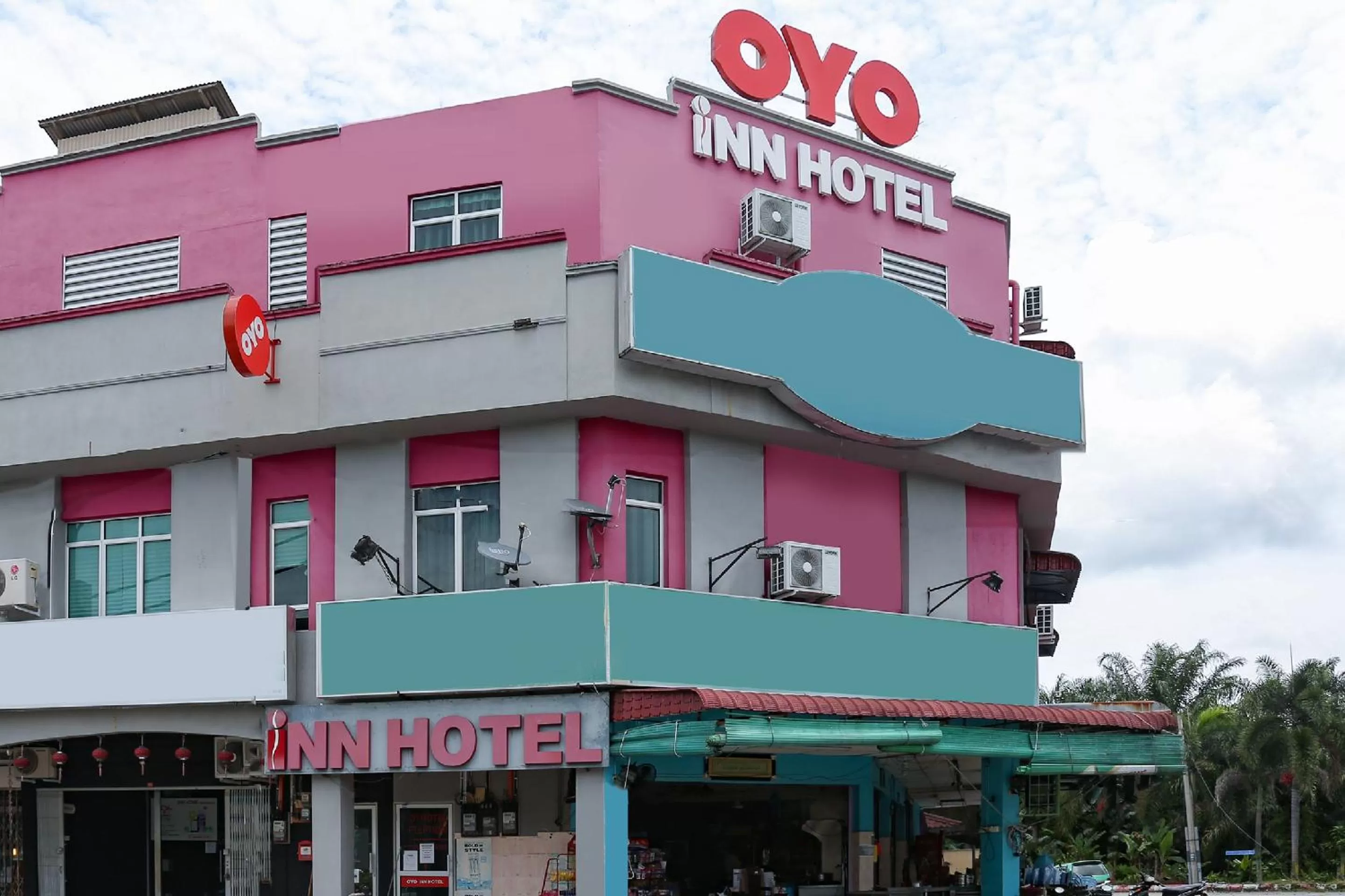 Facade/entrance, Property Building in OYO 89650 Inn Hotel