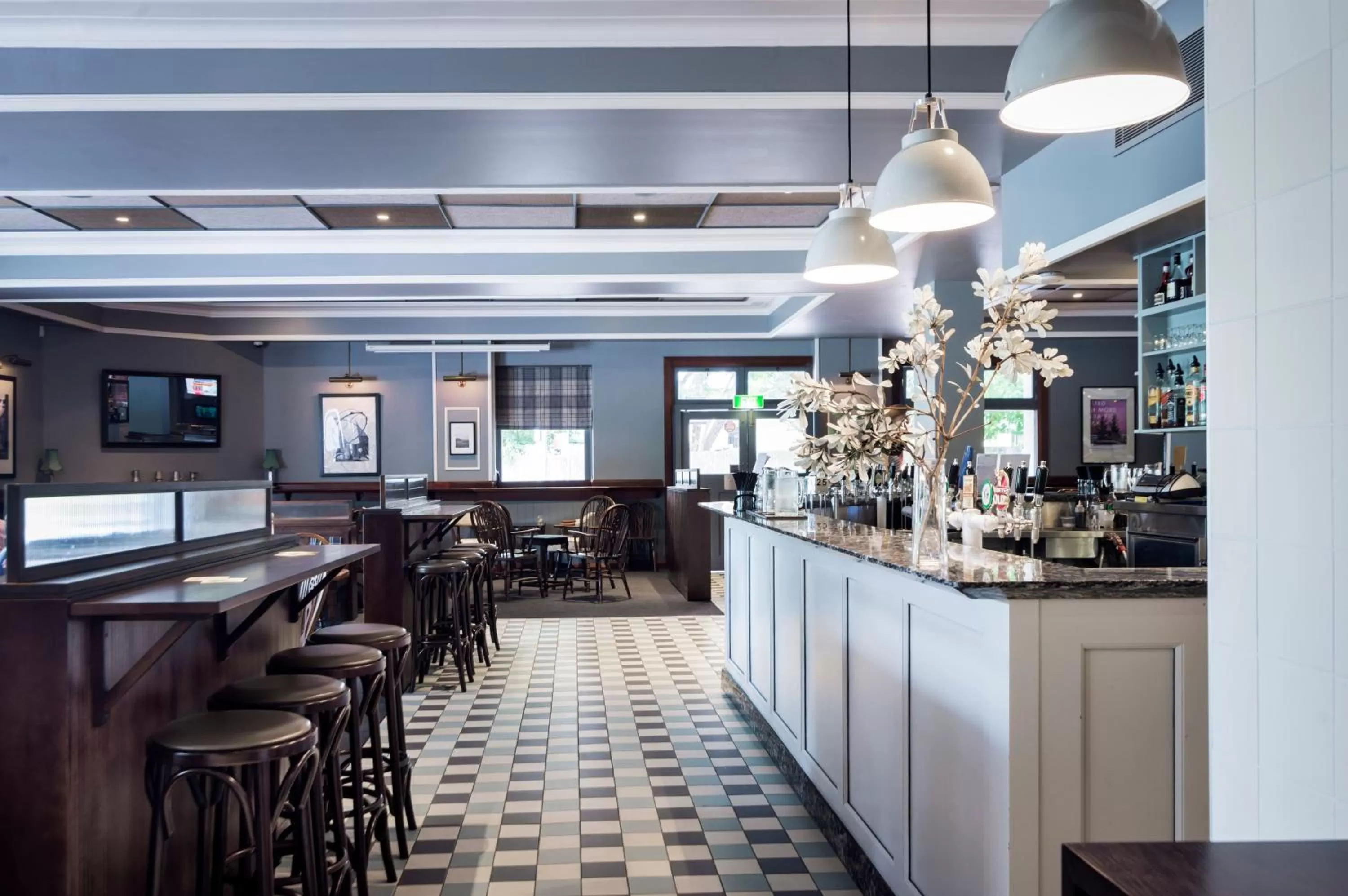 Restaurant/places to eat in The North Sydney Hotel