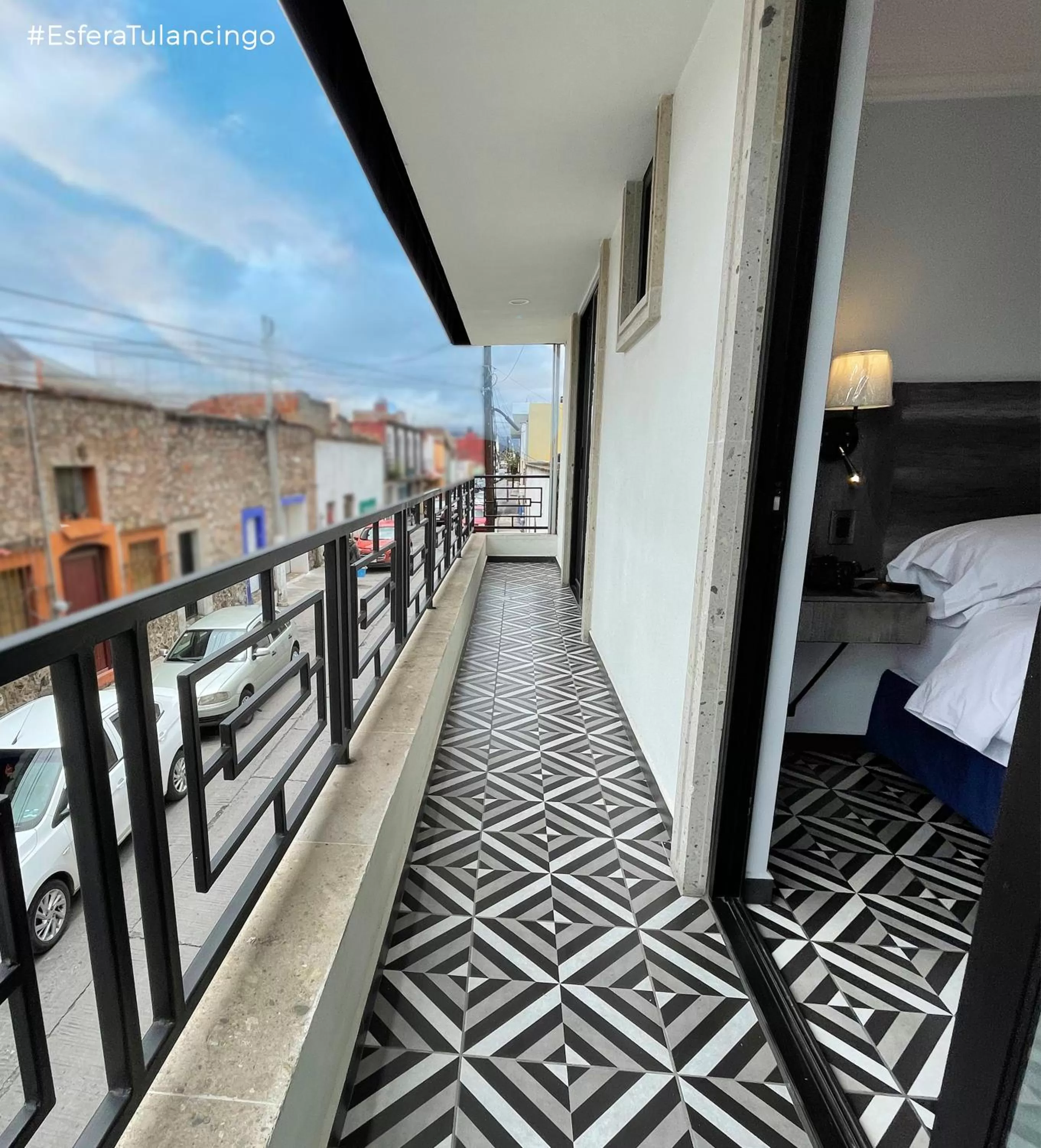 Balcony/Terrace, Bed in Hotel Esfera Tulancingo