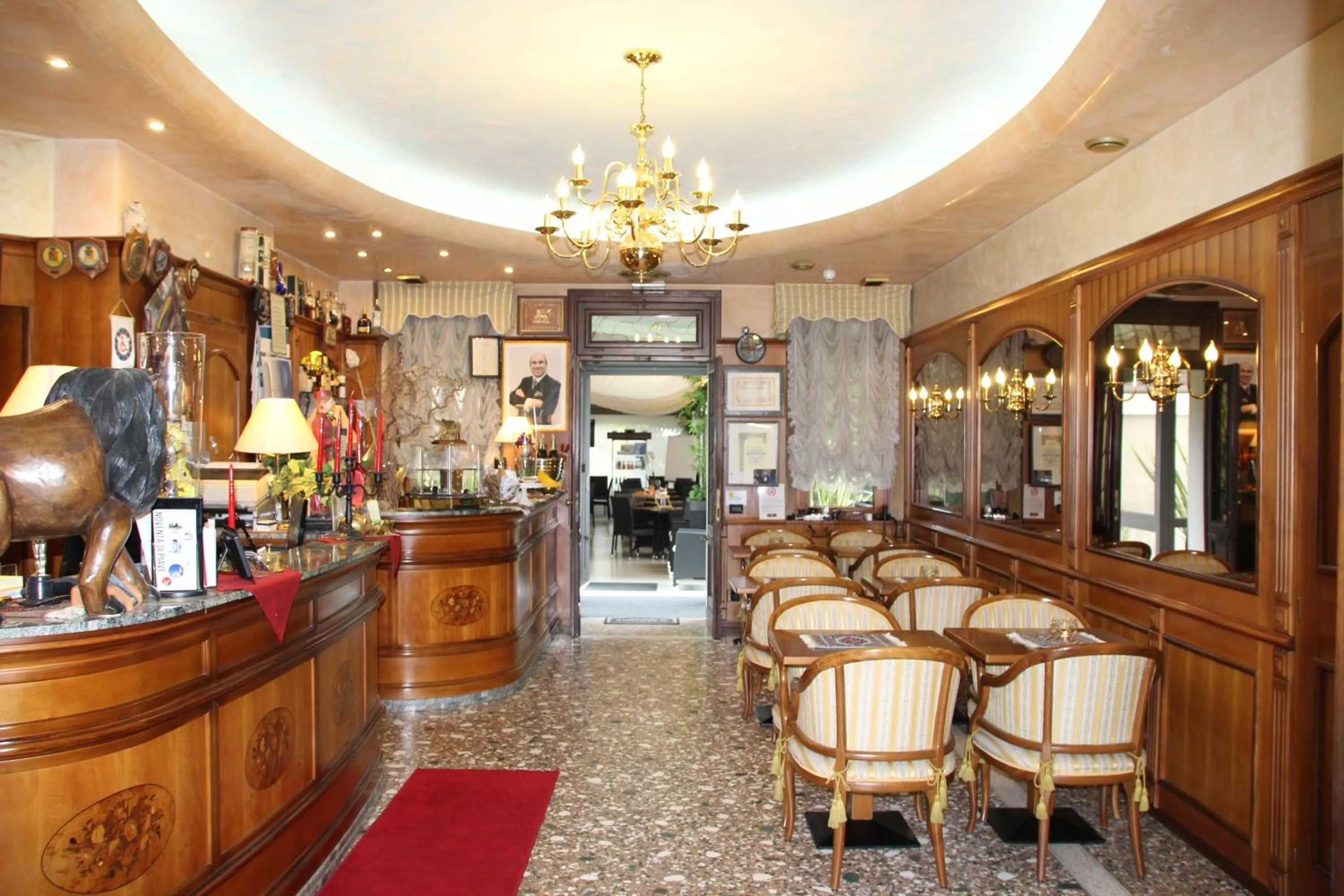 Lobby or reception in Park Hotel Villa Leon d'Oro