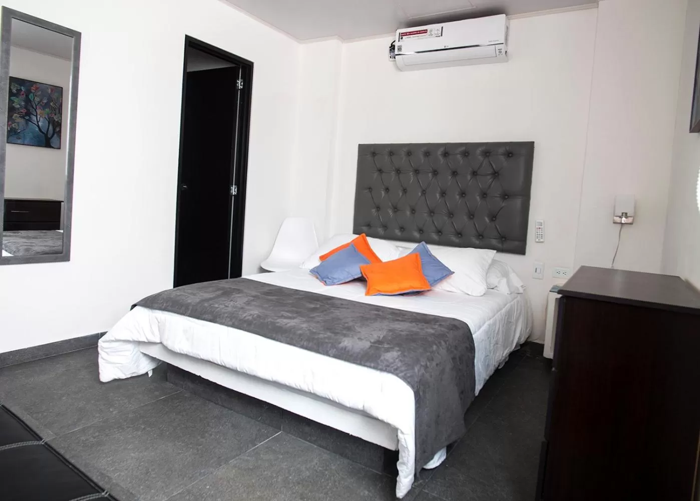 Bed in Hotel Grand H&R