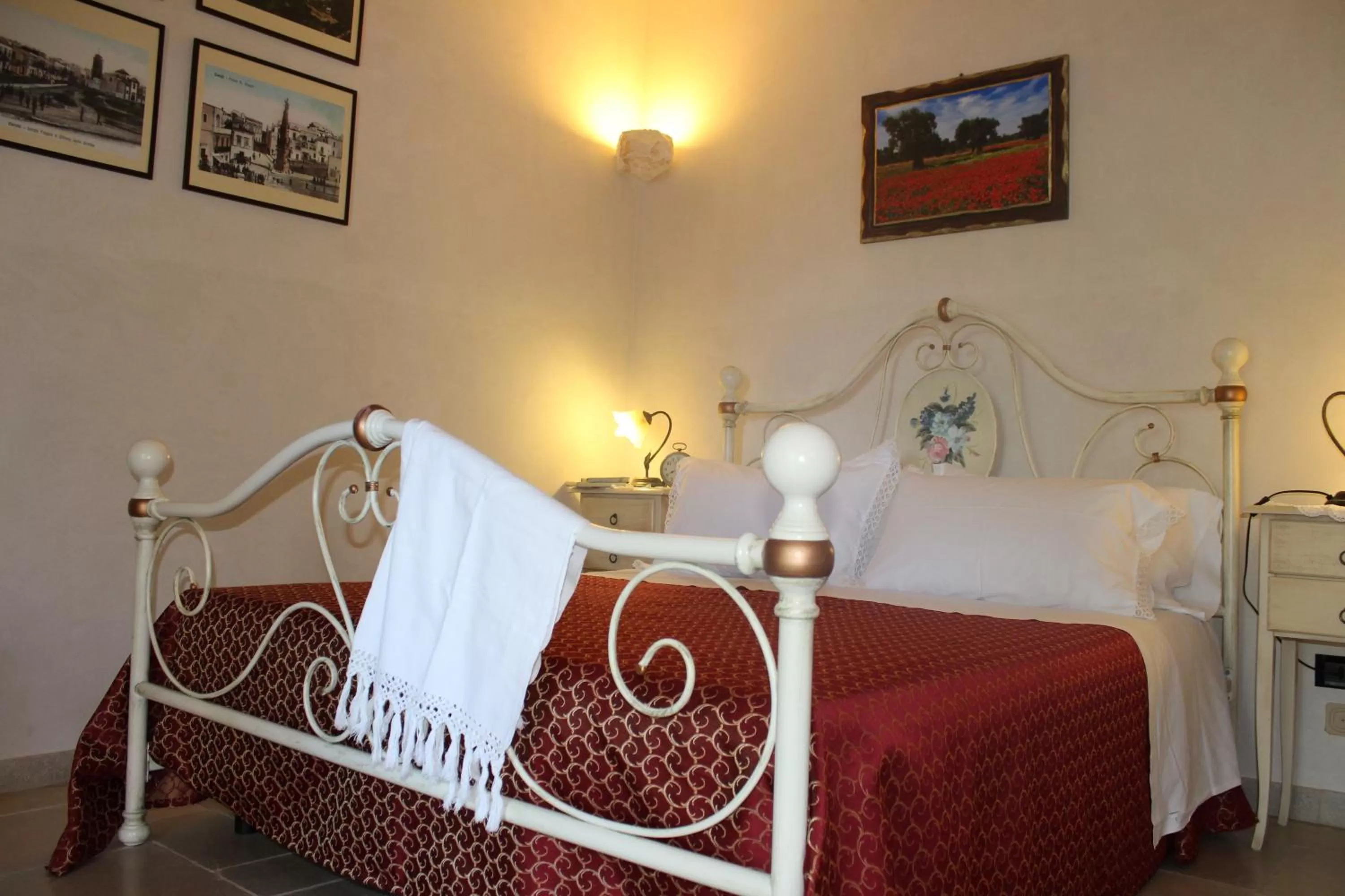 Photo of the whole room, Bed in Masseria Tolla