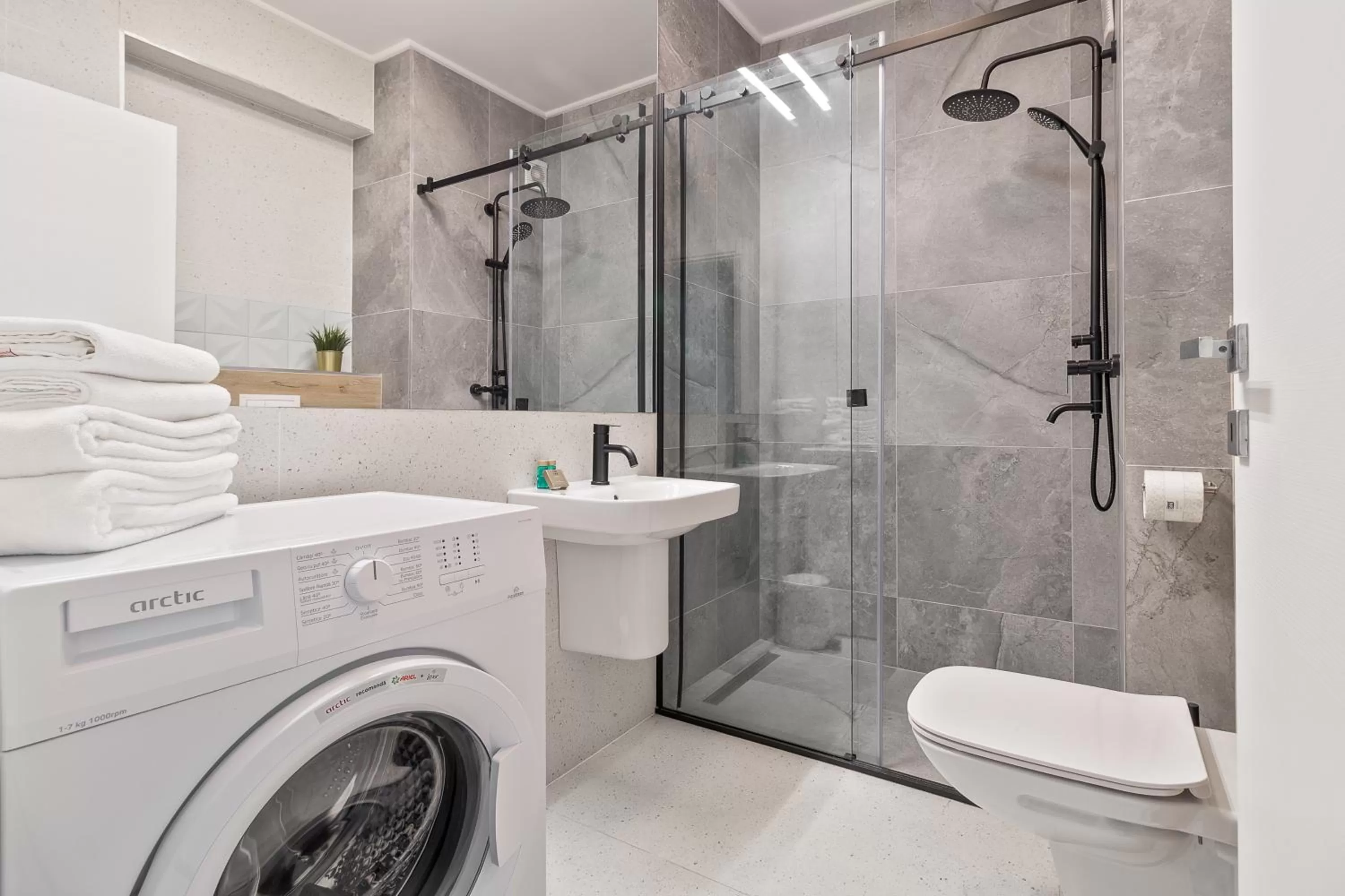 Shower in Prima by the River