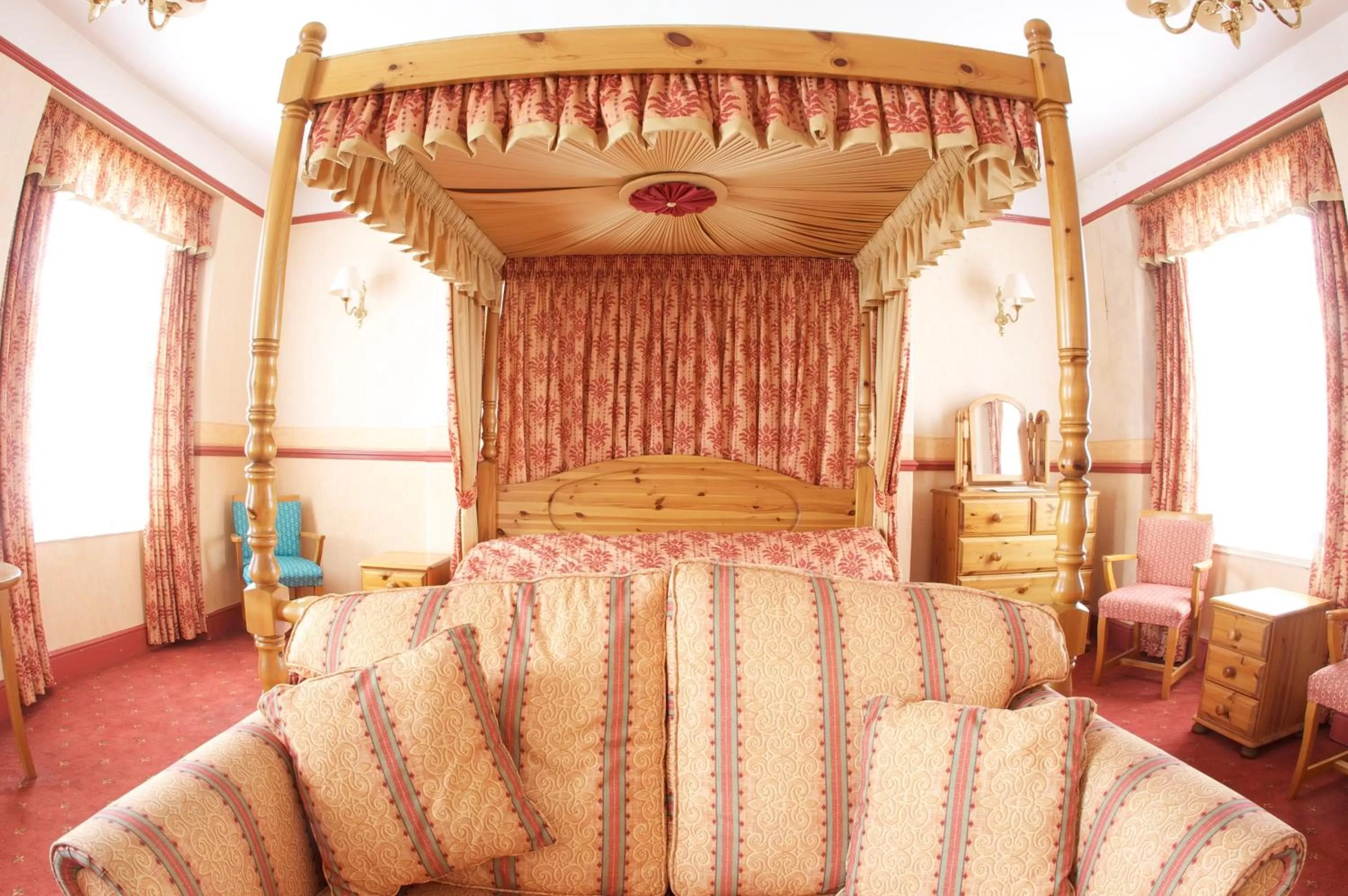 Bedroom, Bed in Radstock Hotel near Bath