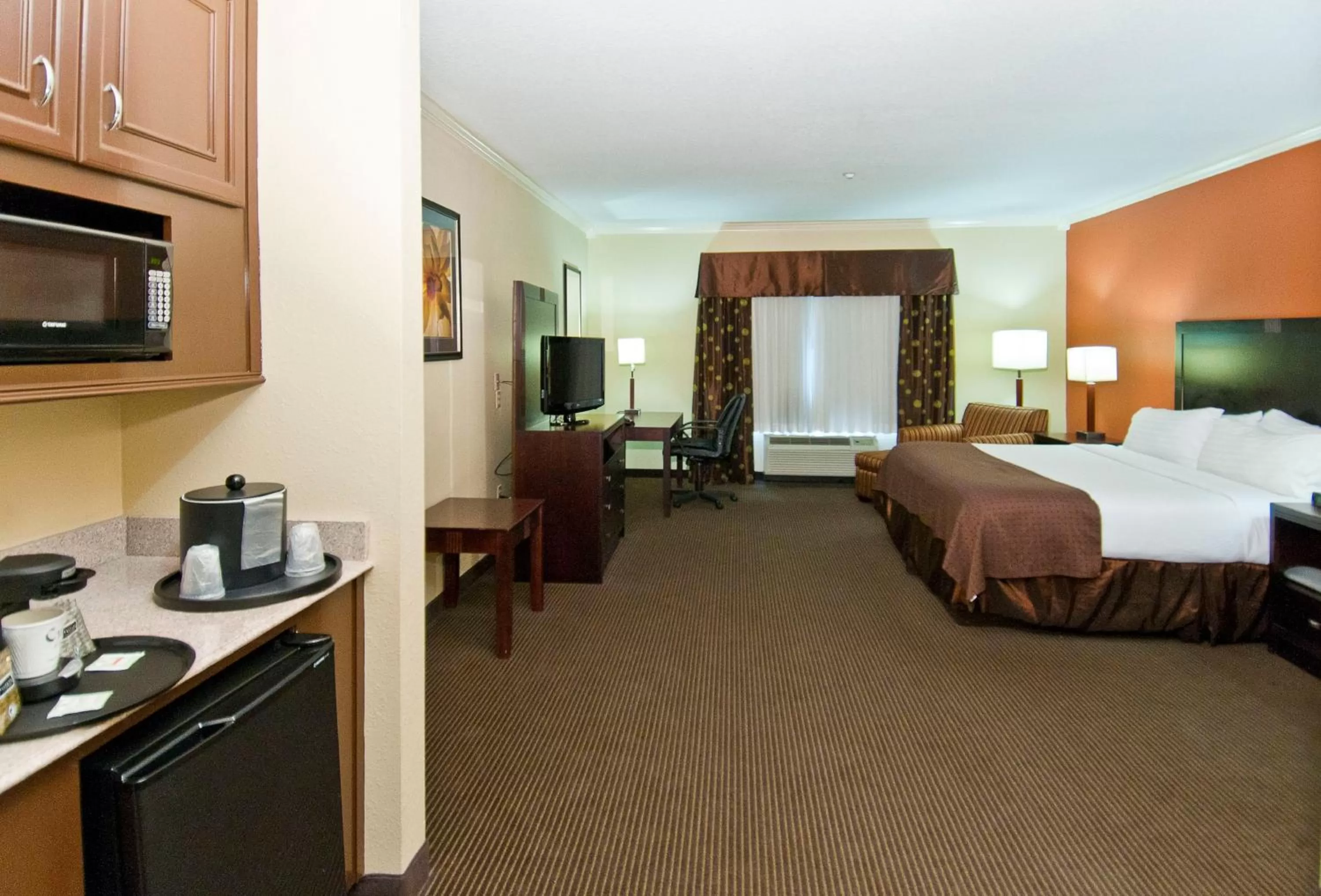 Executive King Room in Wyndham Lake Charles