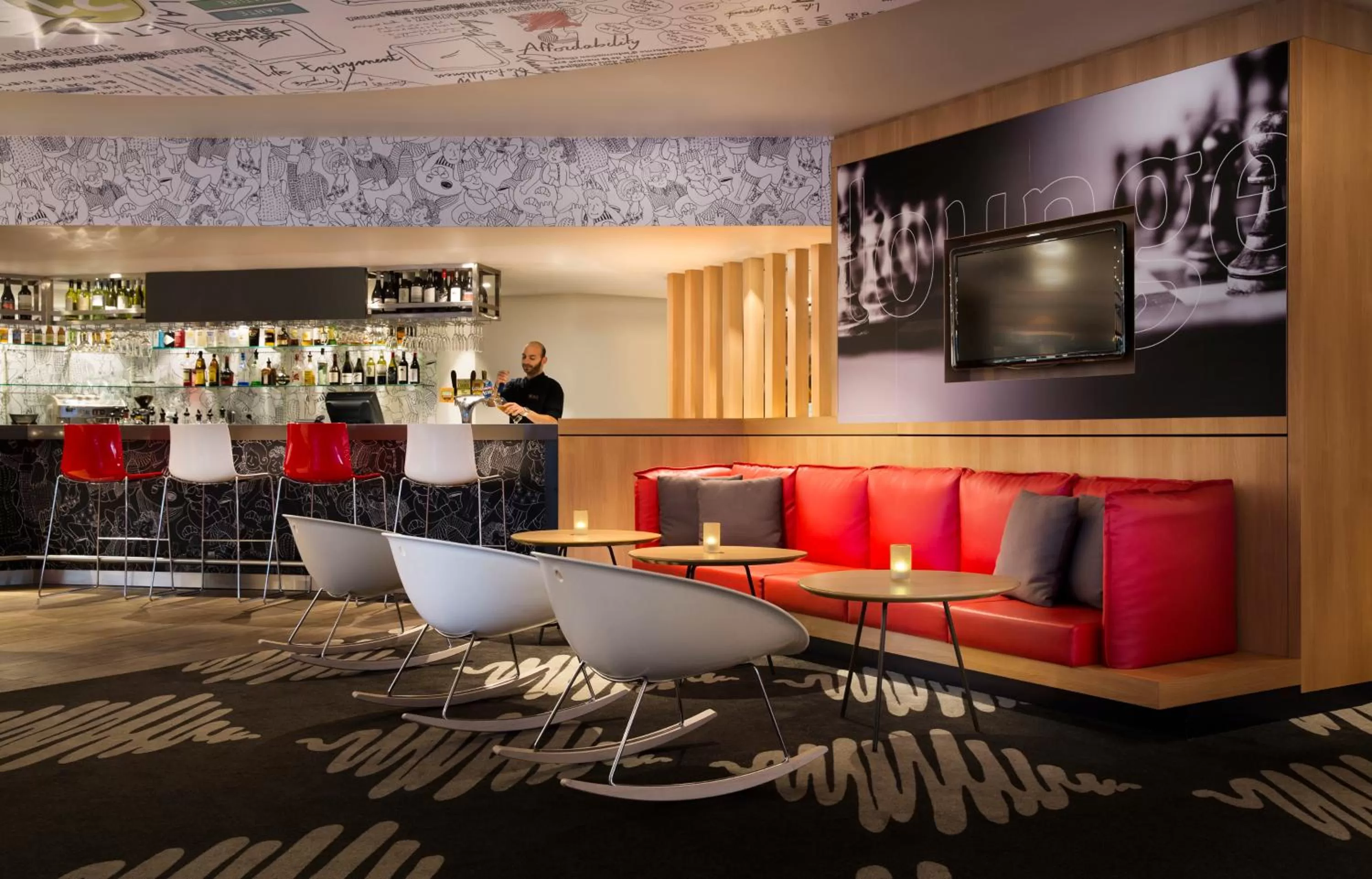 Restaurant/places to eat in ibis Sydney Airport