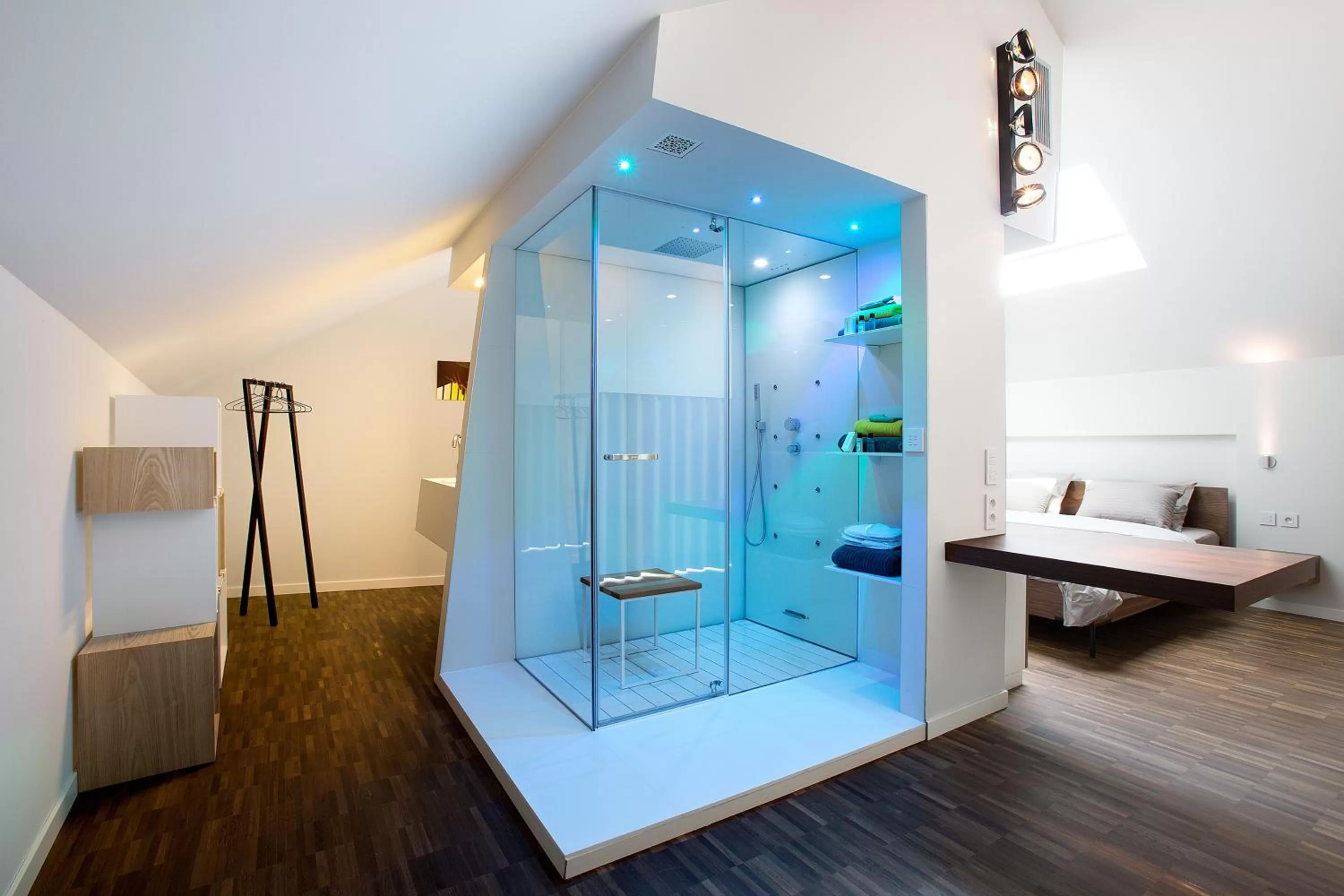 Shower, Bathroom in B&B Snooz Inn