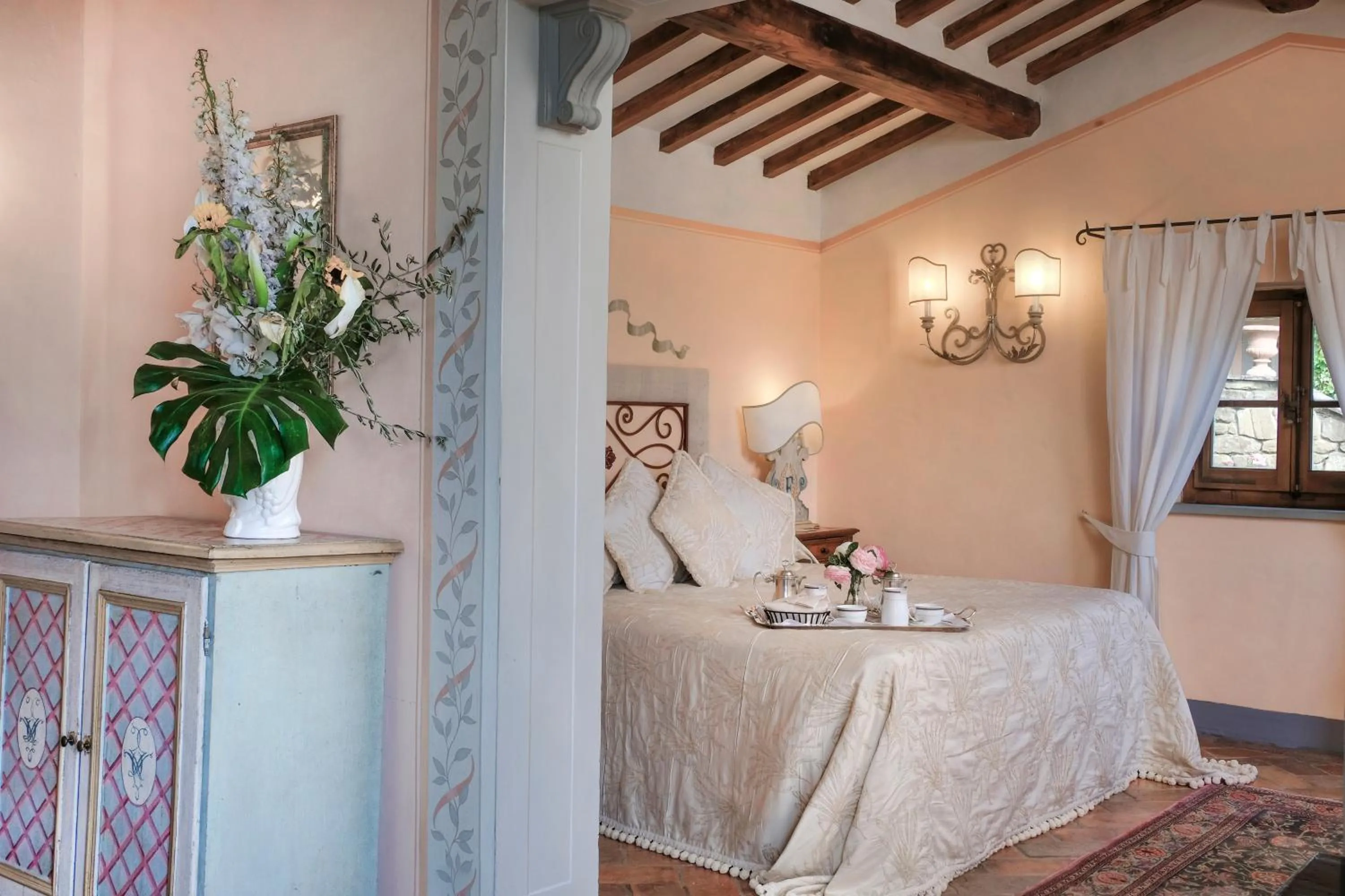 Decorative detail, Bed in Il Falconiere Relais & Spa