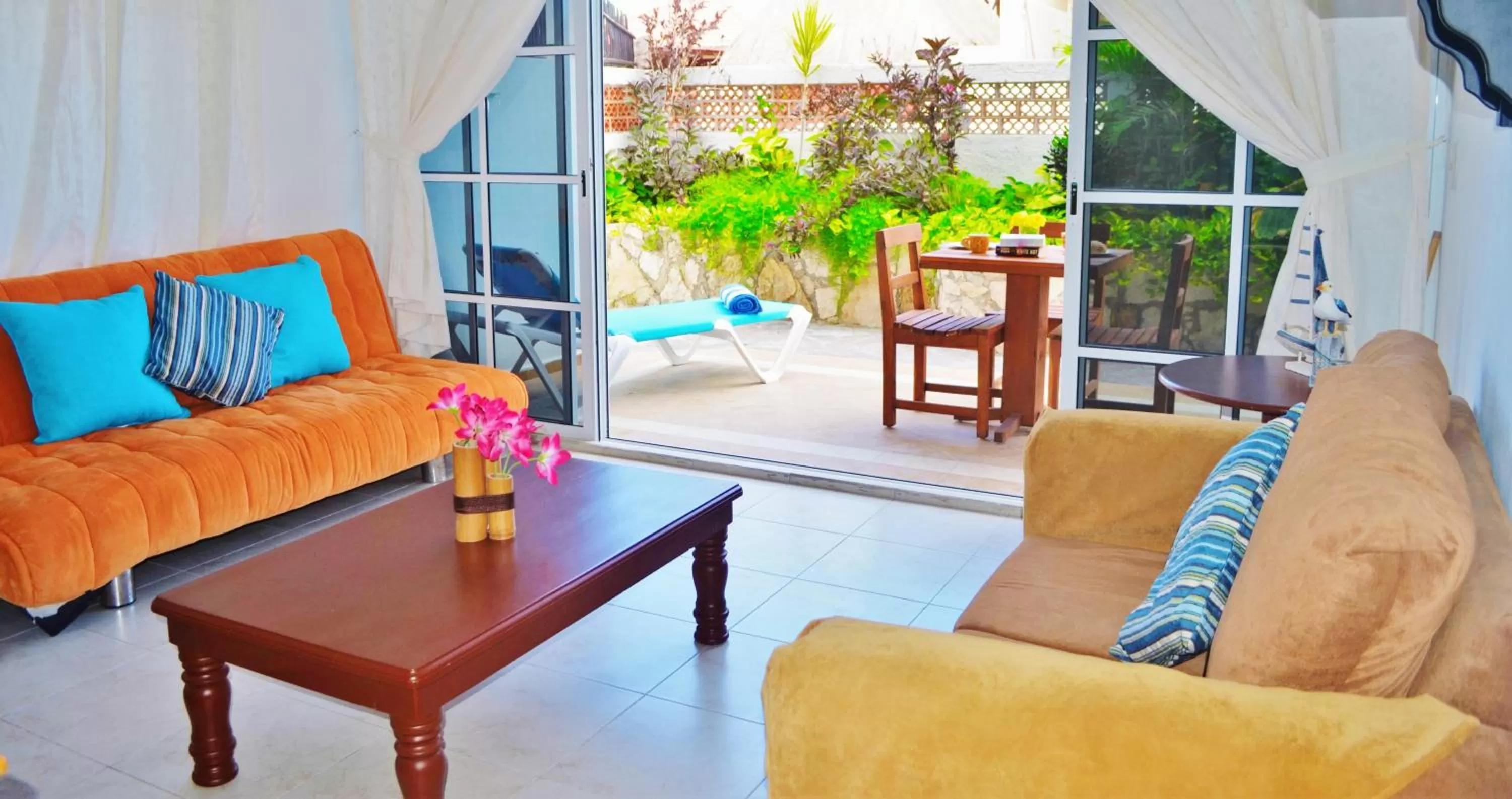 Living room in Corales Suites