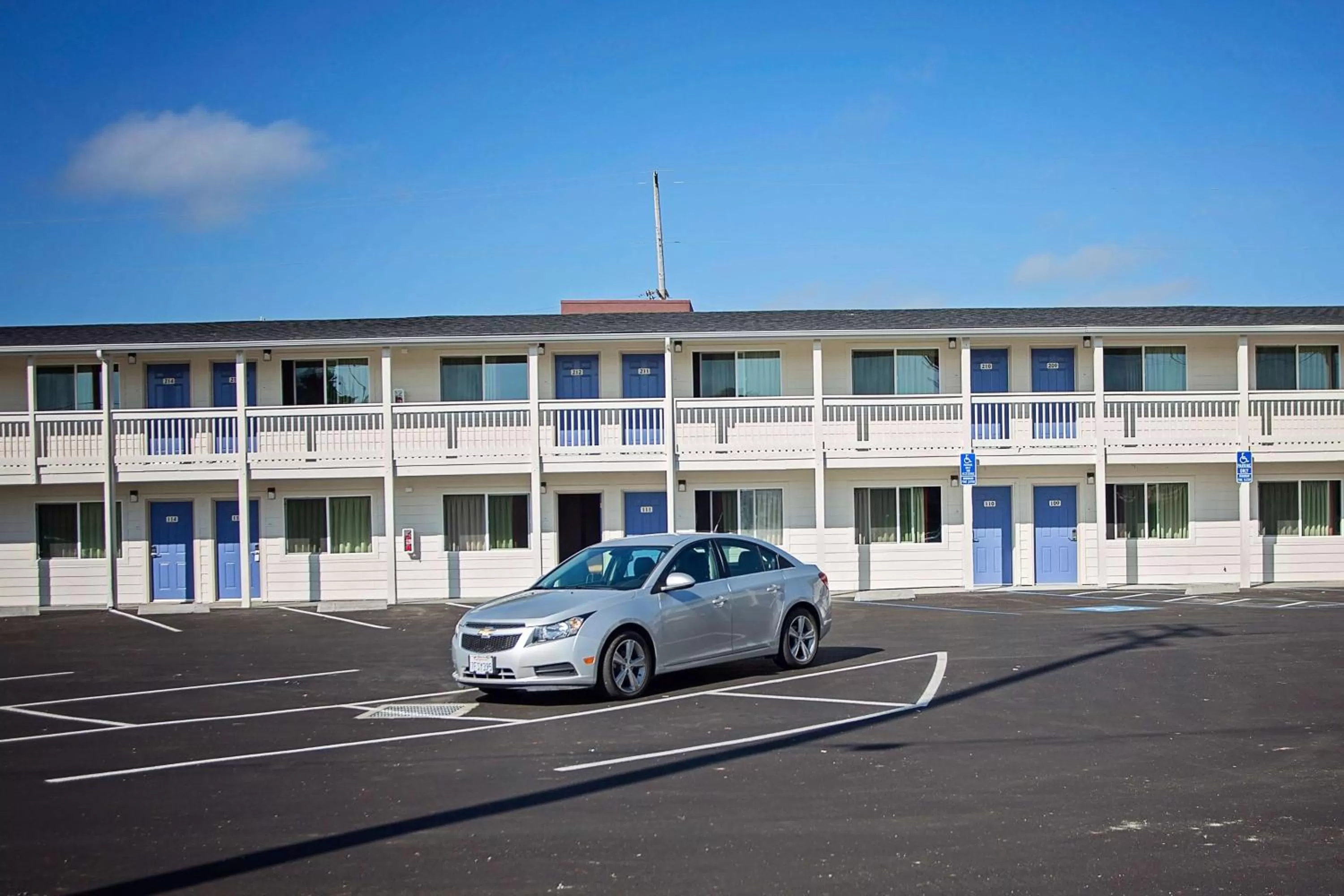 Property Building in Motel 6-Crescent City, CA