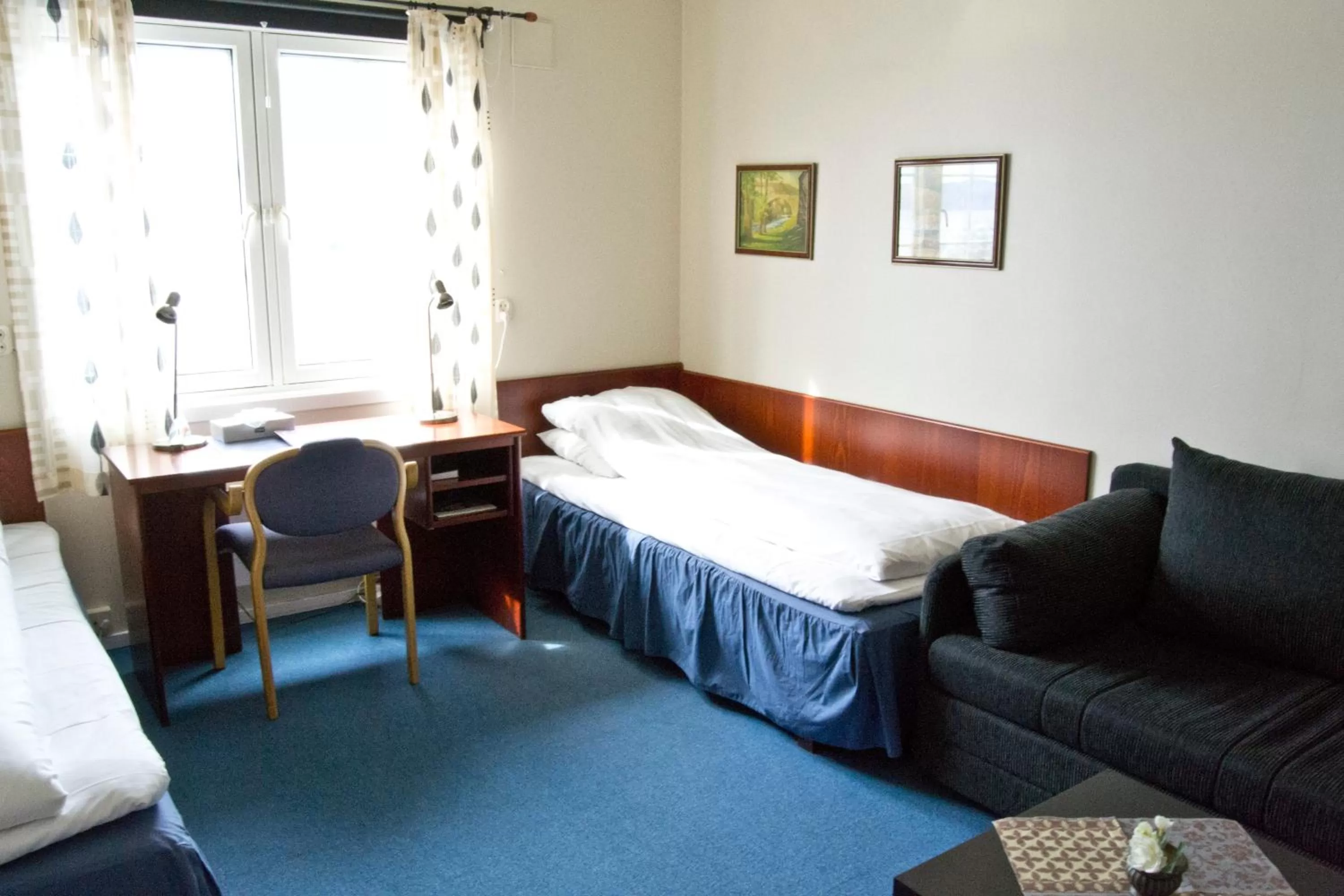 Day, Bed in Moi Hotel