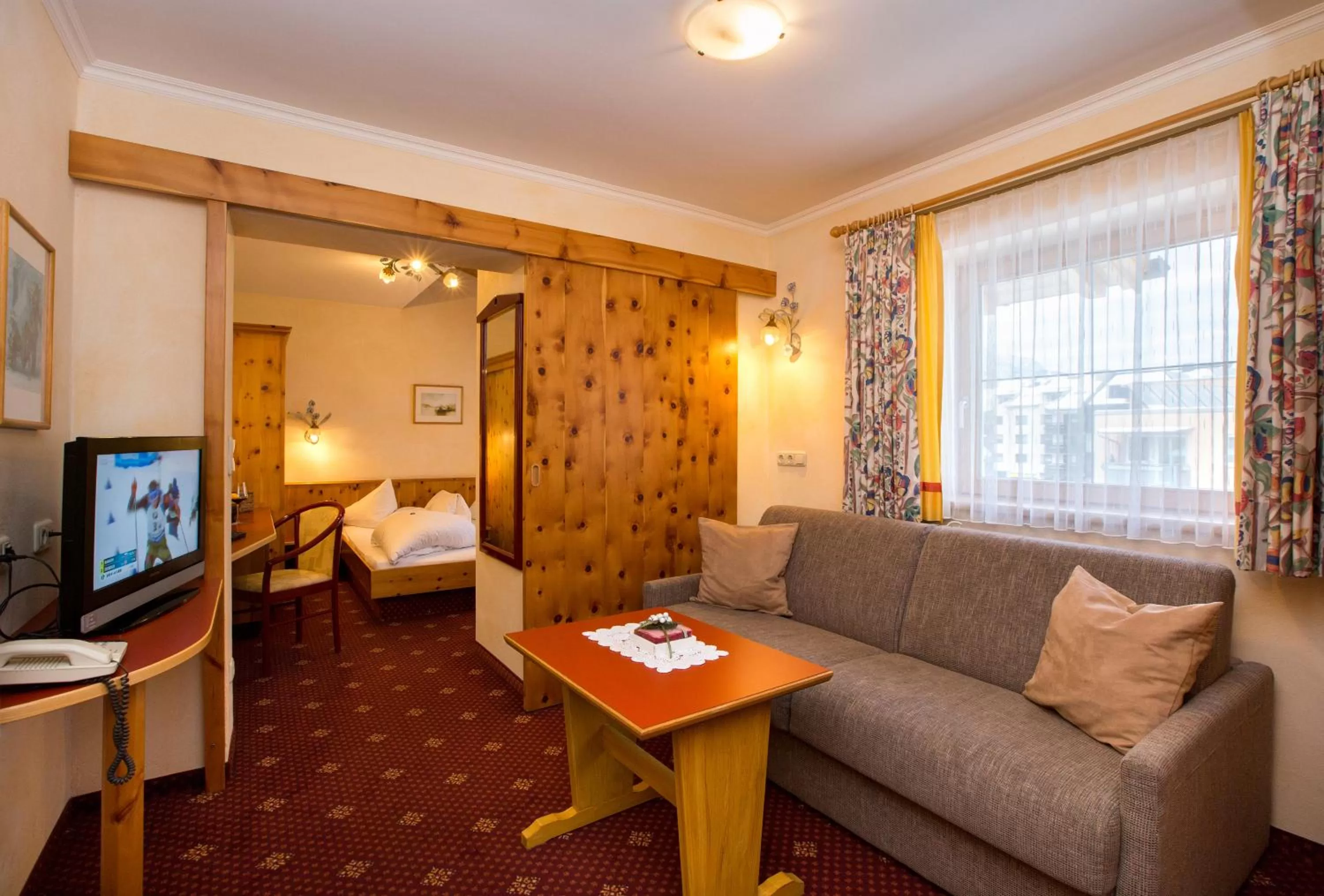 Photo of the whole room, Seating Area in Hotel Enzian