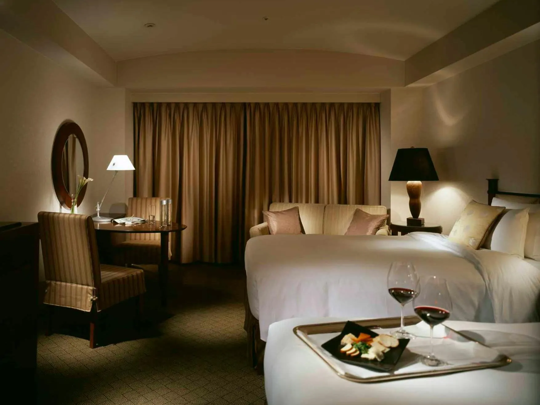 Photo of the whole room, Bed in Miyako Hotel Gifu Nagaragawa