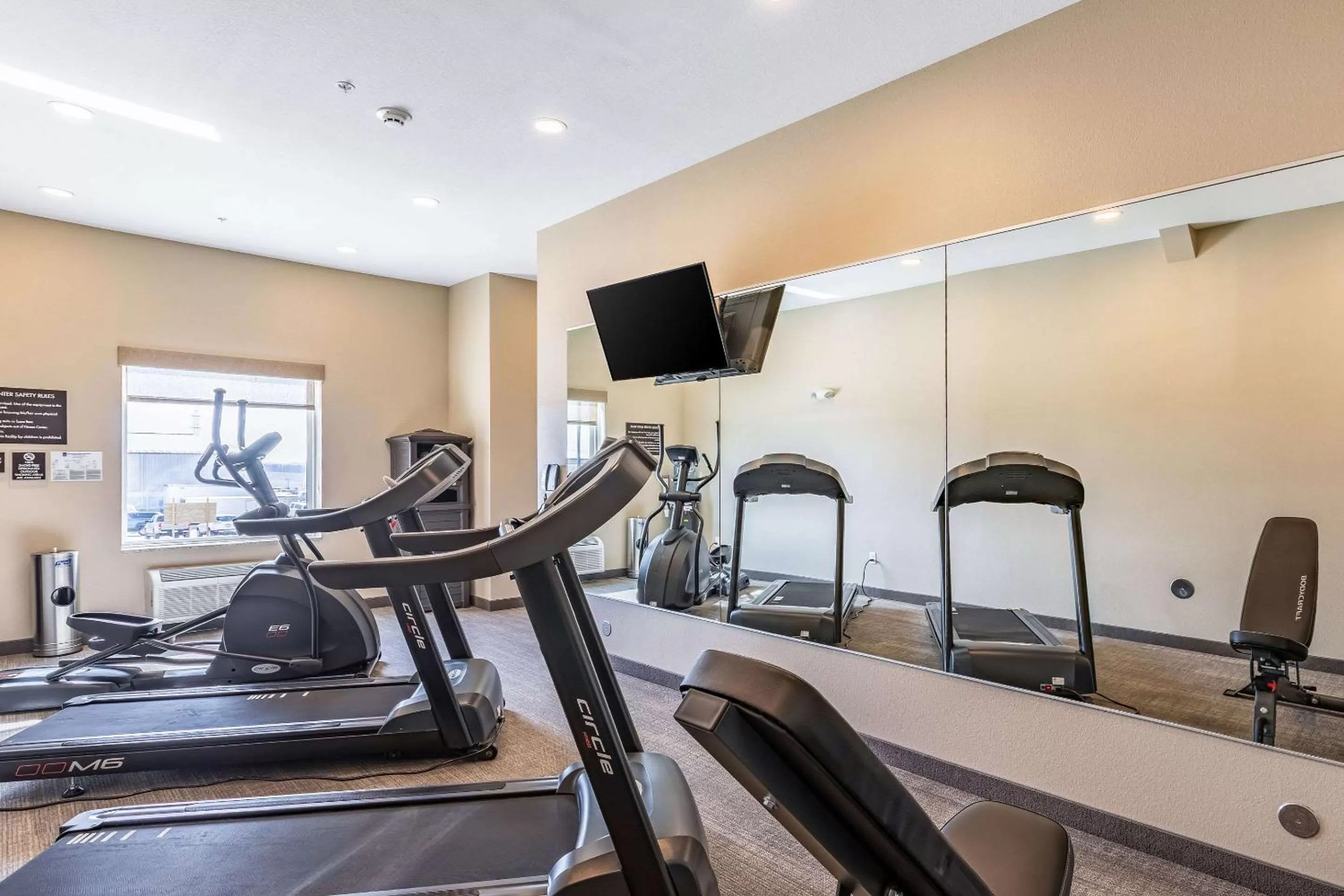 Fitness centre/facilities in Sleep Inn & Suites Mt Hope near Auction & Event Center