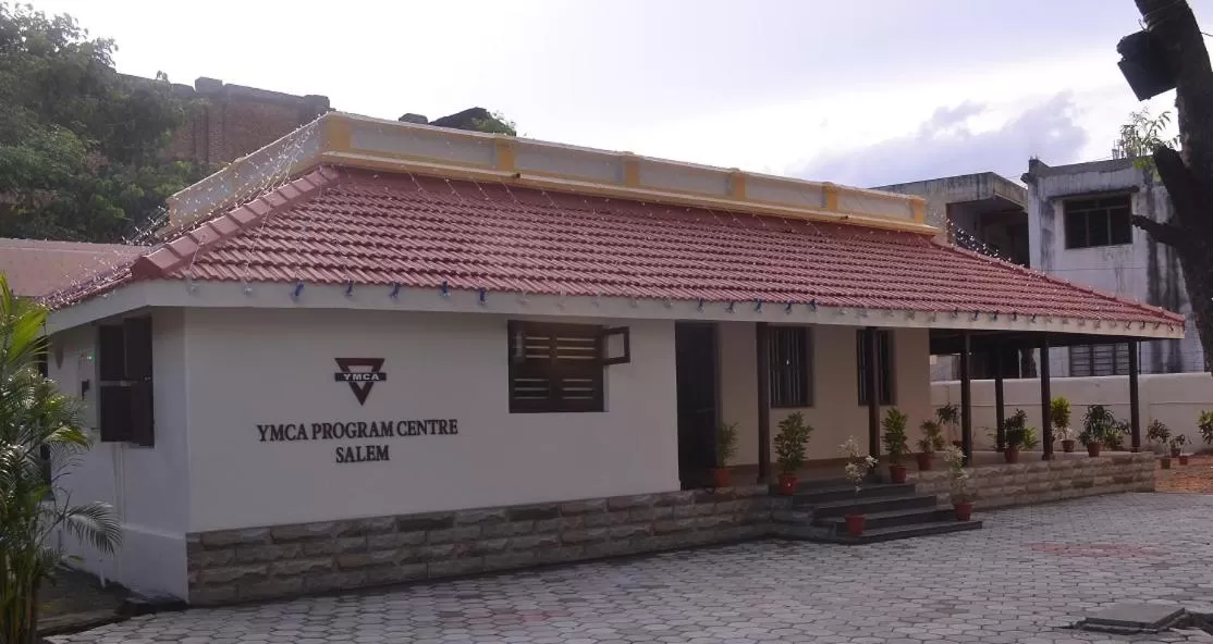 Facade/entrance in YMCA PROGRAM CENTRE