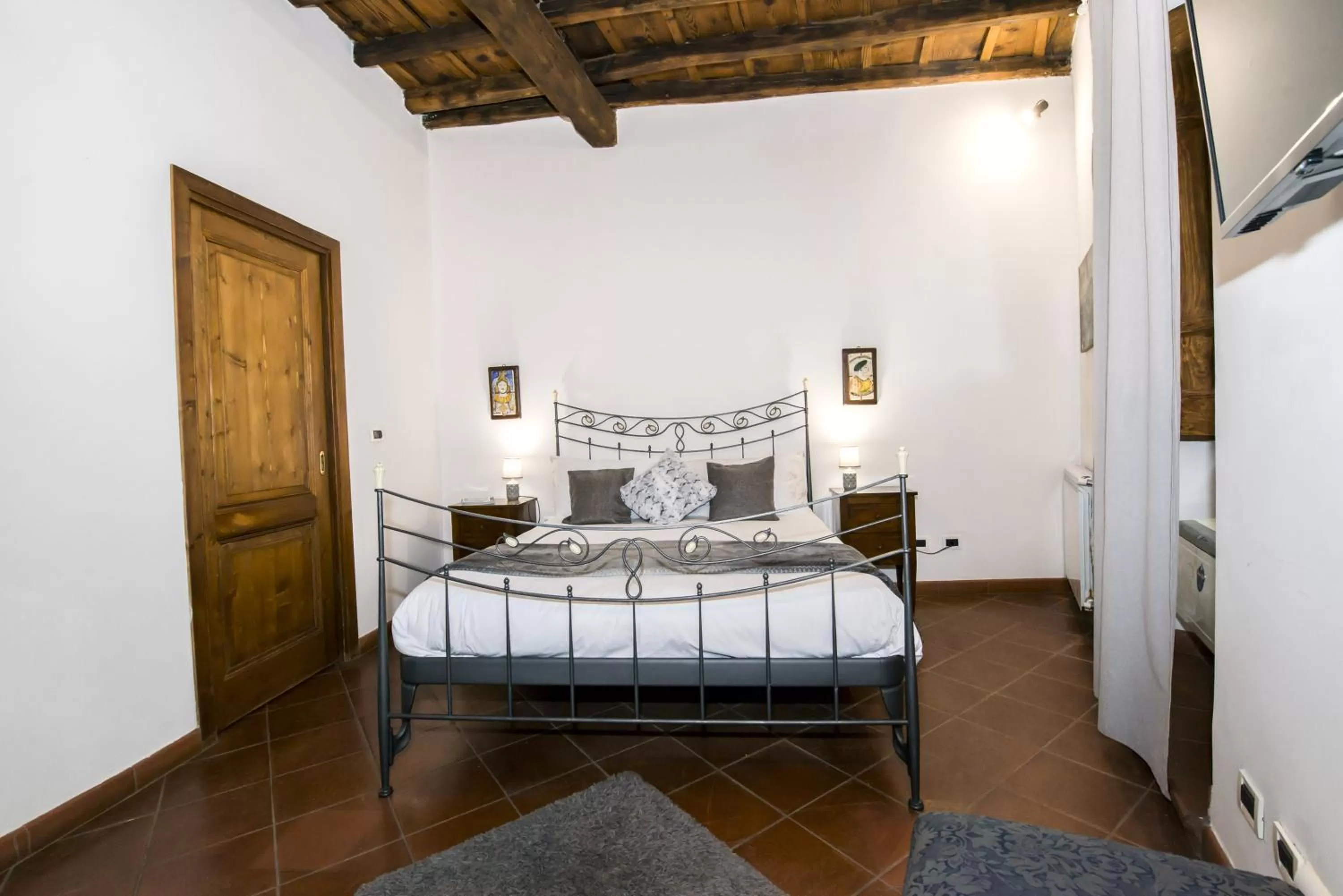 Bed in Vicolo dell'Aquila - Residenze Romanae