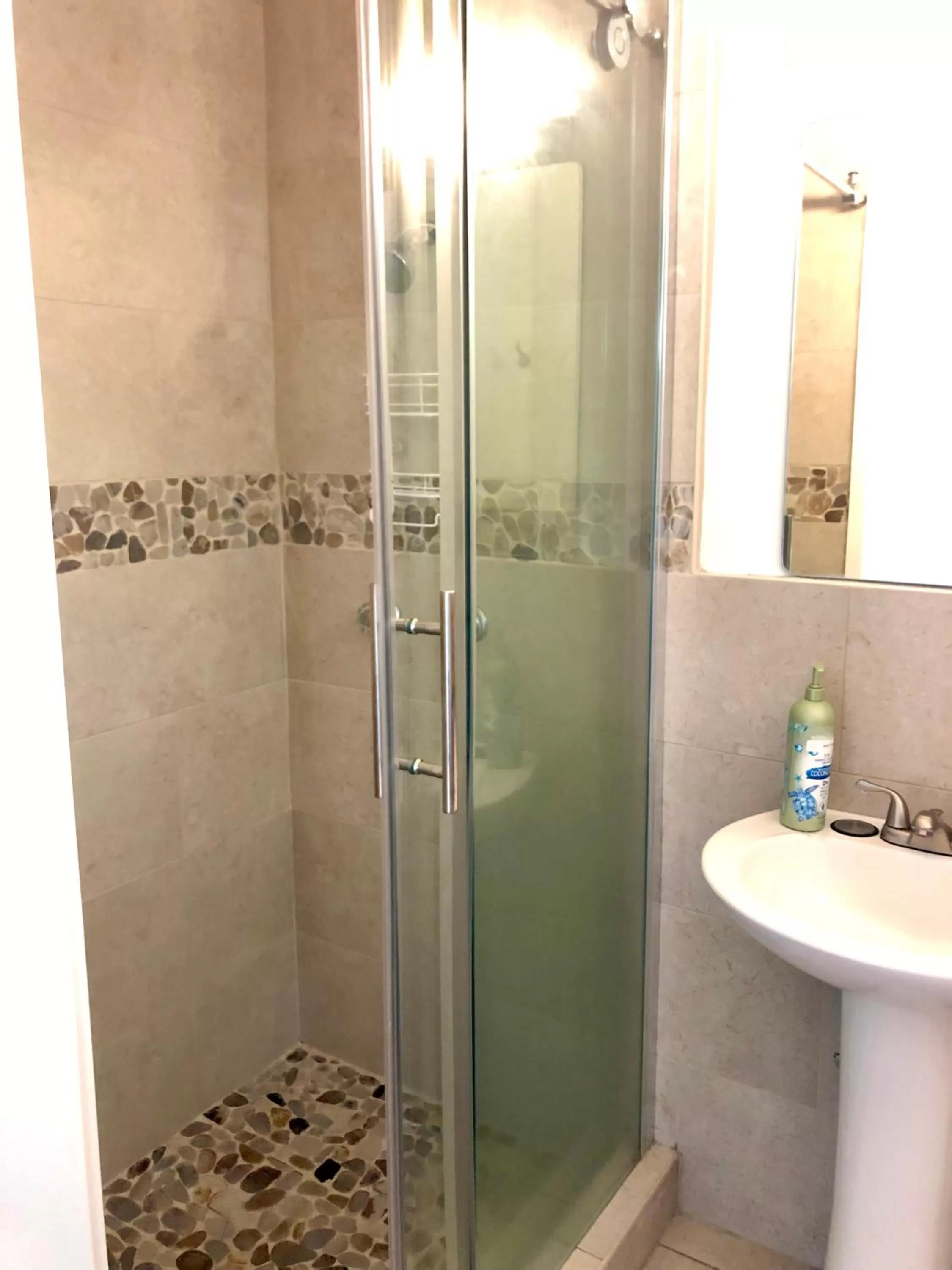 Bathroom in Kona Tiki Hotel - No Resort Fees